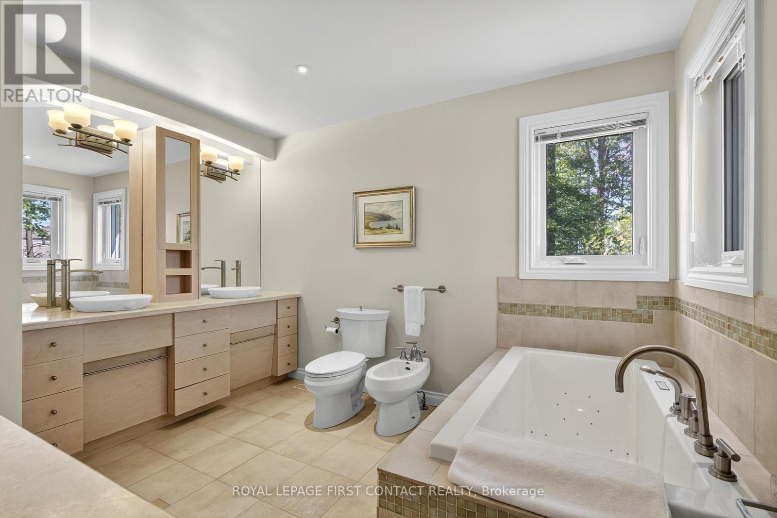 












26 EDGECOMBE TERRACE

,
Springwater,




Ontario
L9X0S2

