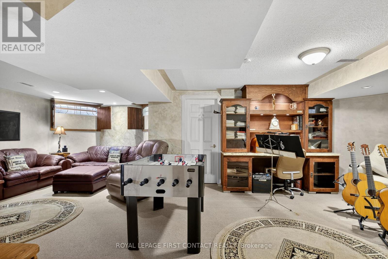 












26 EDGECOMBE TERRACE

,
Springwater,




Ontario
L9X0S2

