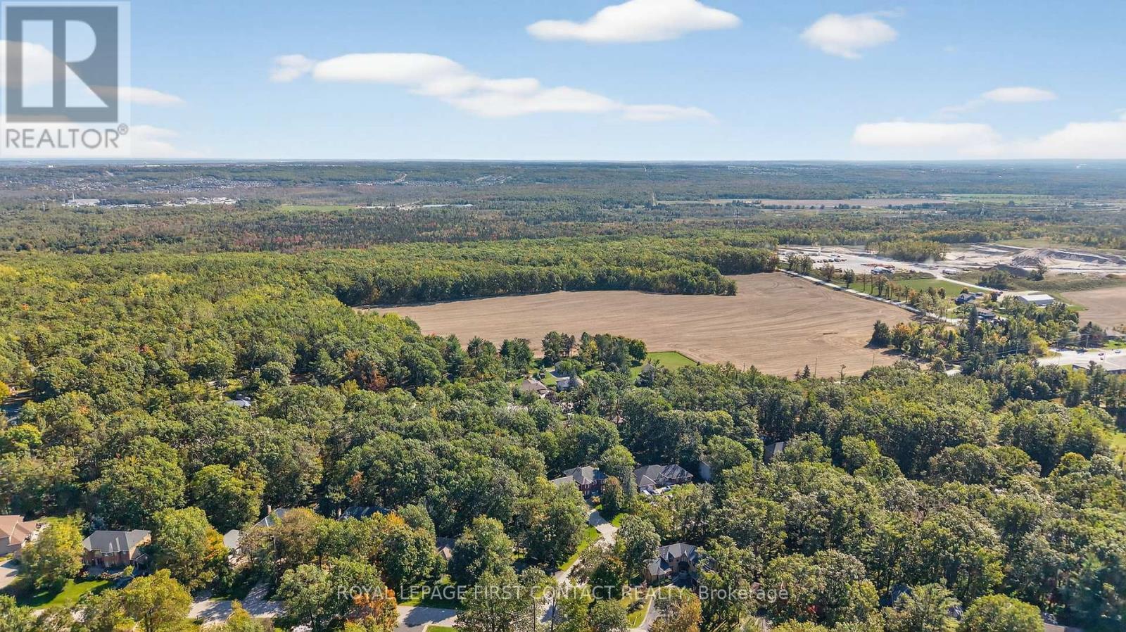












26 EDGECOMBE TERRACE

,
Springwater,




Ontario
L9X0S2

