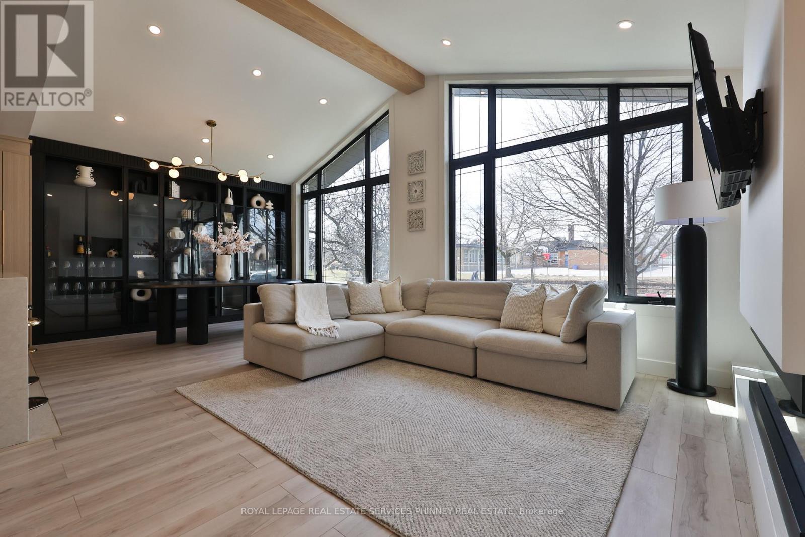 












75 RANGOON ROAD

,
Toronto,




Ontario
M9C4N8


