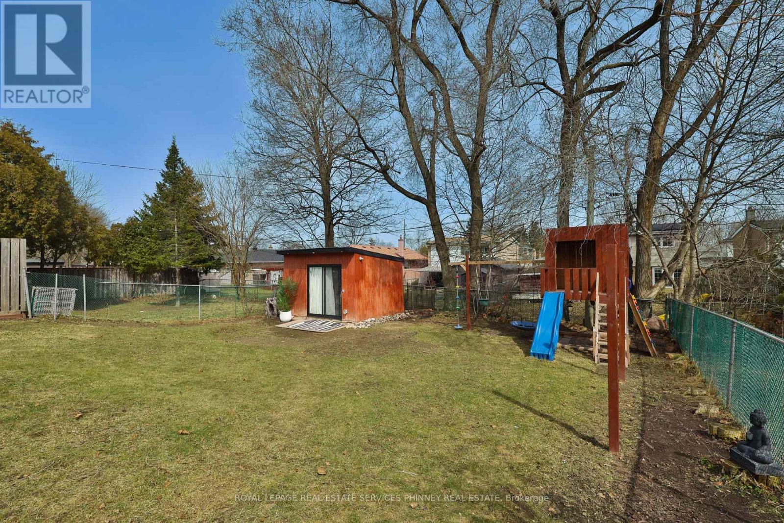 












75 RANGOON ROAD

,
Toronto,




Ontario
M9C4N8

