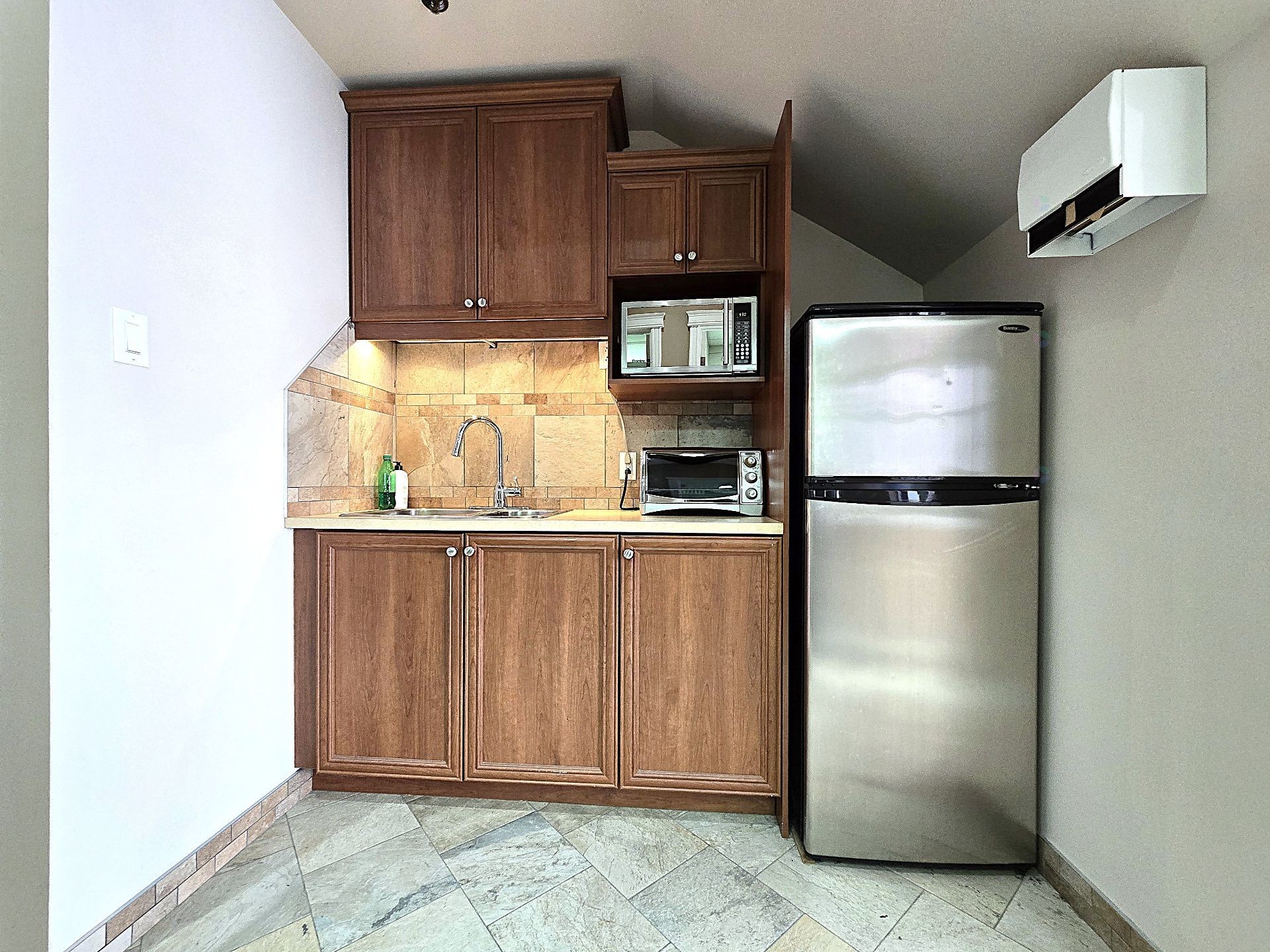 









575


Boul. du Curé-Boivin

, 101,
Boisbriand,




QC
J7G2A8

