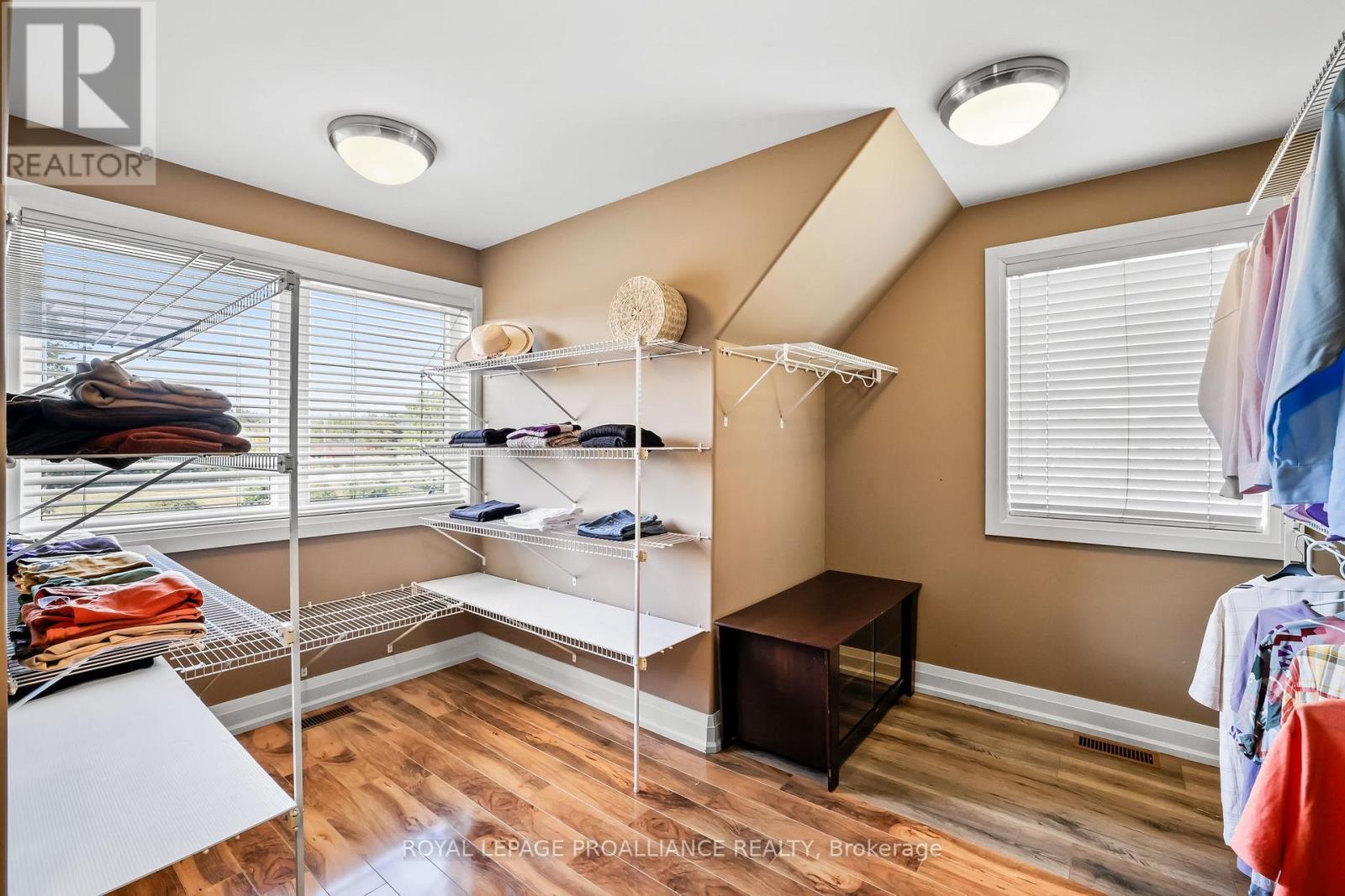 












263 LAKESHORE ROAD

,
Brighton,




Ontario
K0K1H0

