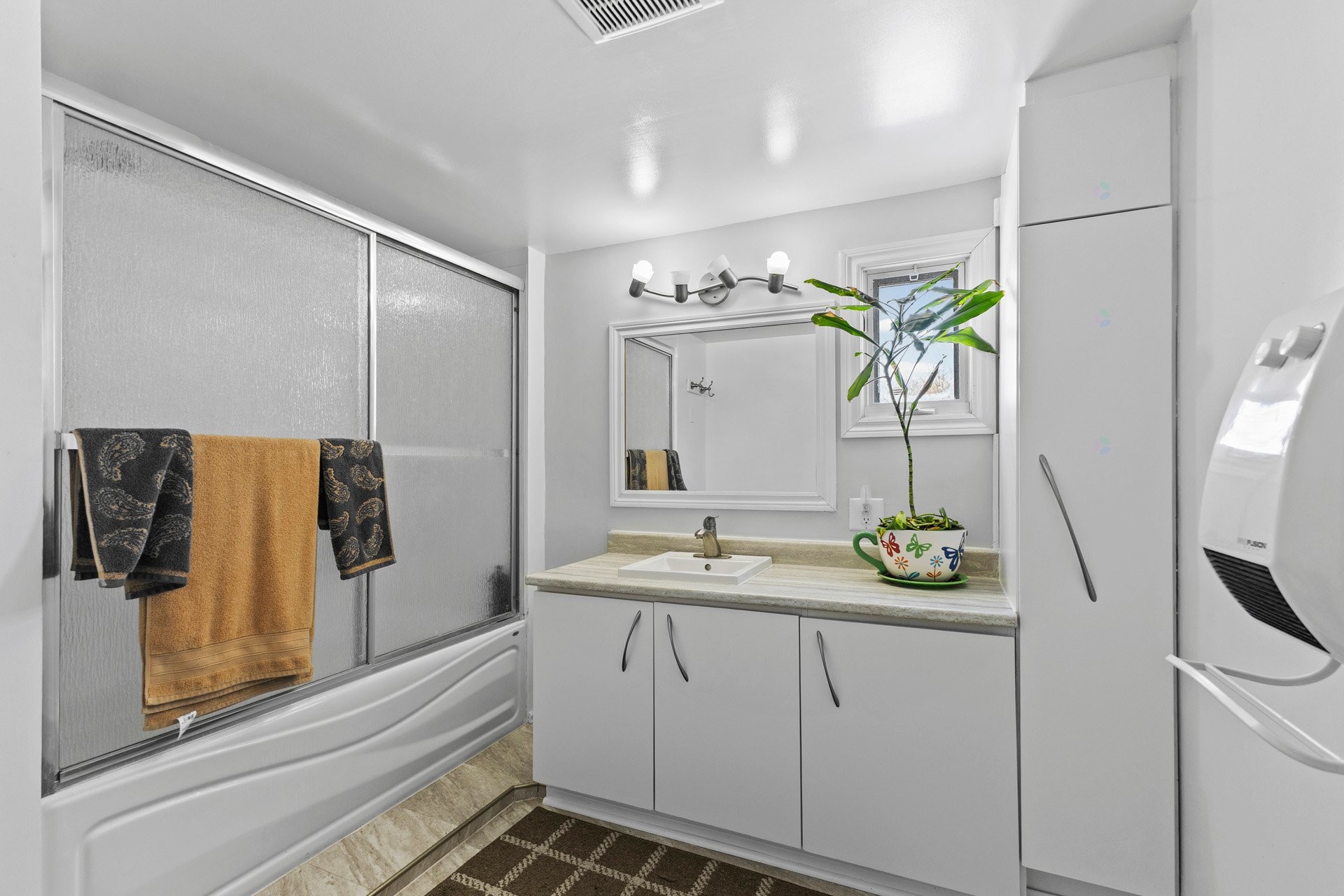 









41


Rue André

,
Saint-Clet,




QC
J0P1S0

