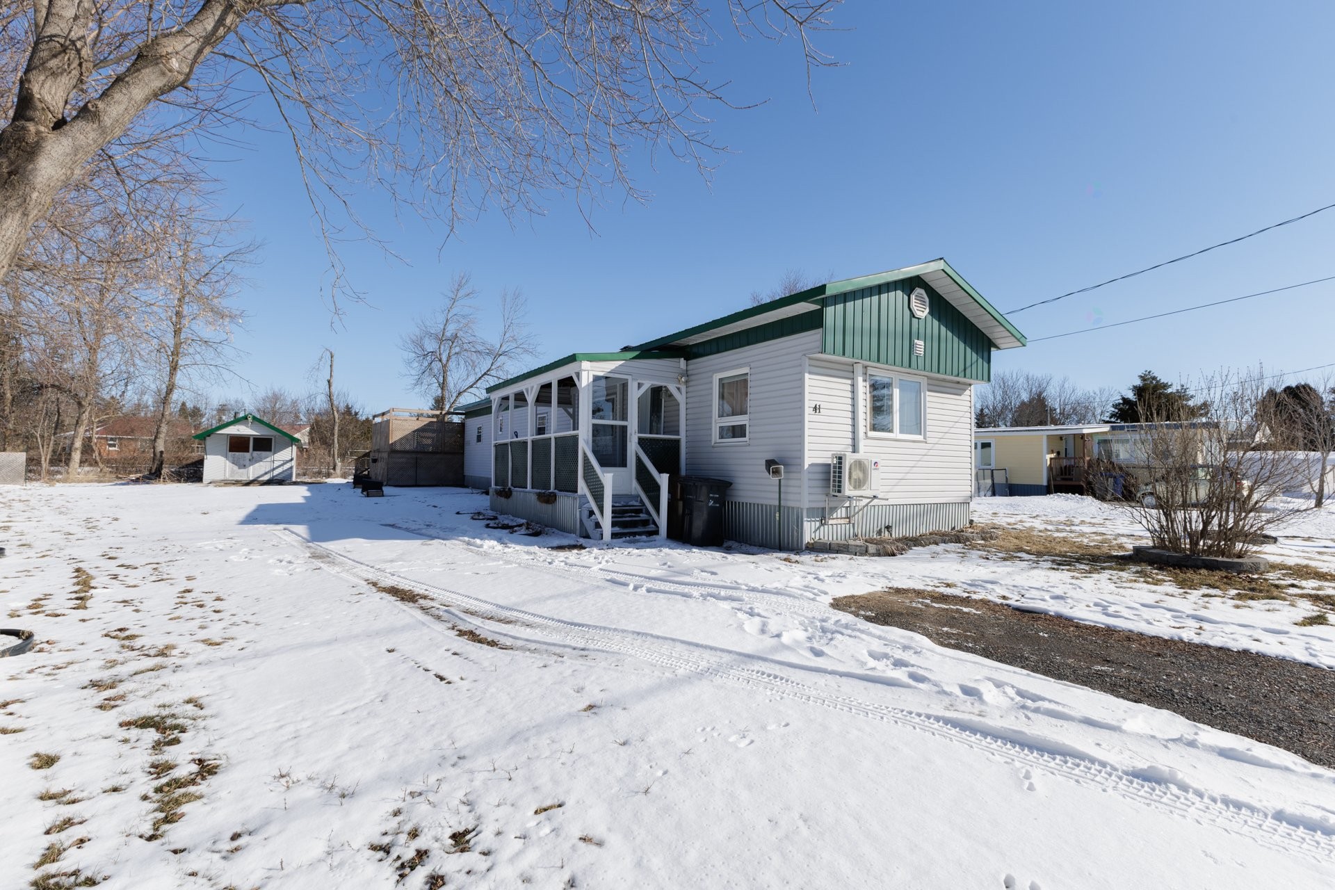 









41


Rue André

,
Saint-Clet,




QC
J0P1S0

