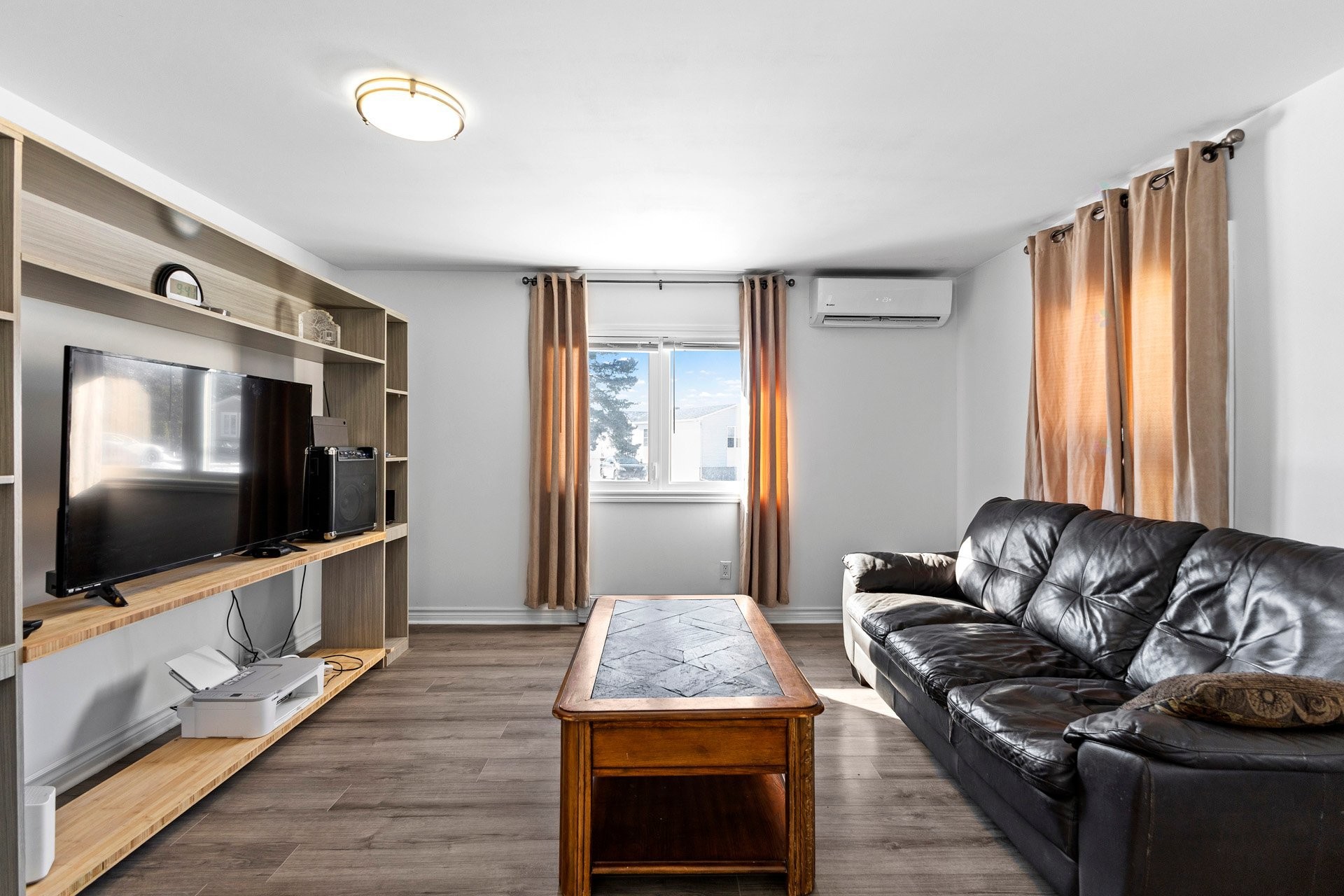 









41


Rue André

,
Saint-Clet,




QC
J0P1S0

