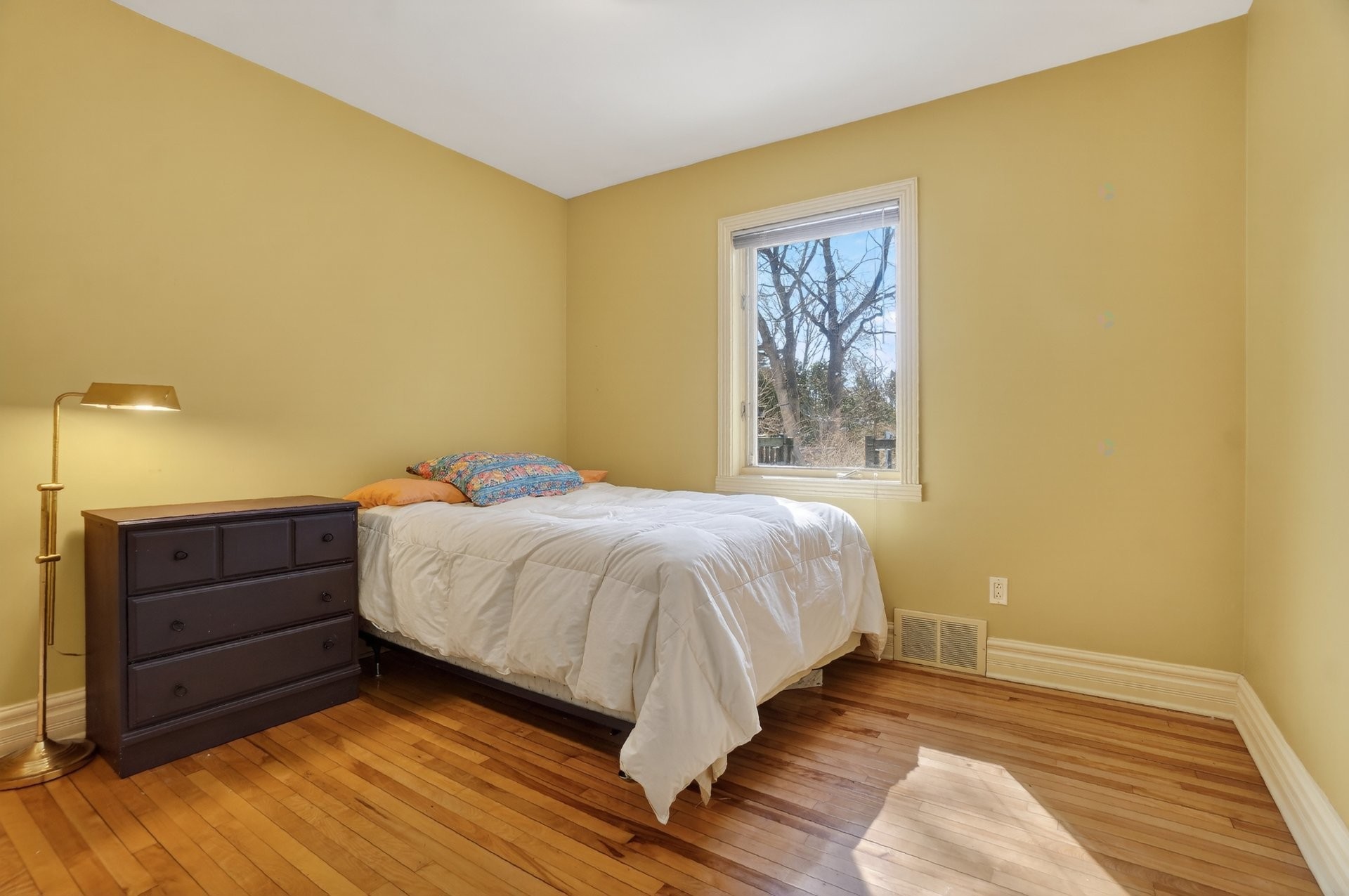 









71


Av. Edison

,
Saint-Lambert,




QC
J4R2P3

