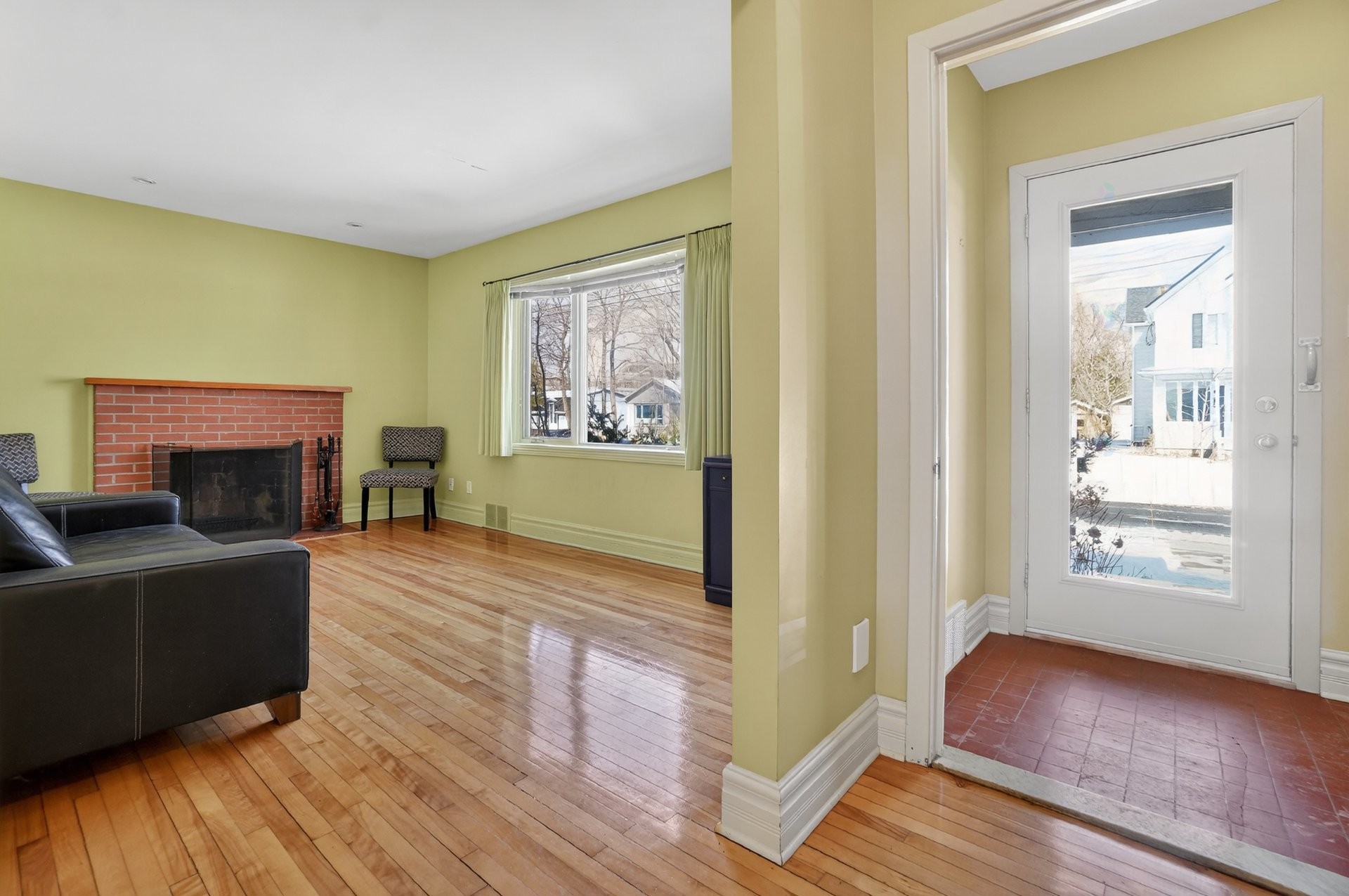 









71


Av. Edison

,
Saint-Lambert,




QC
J4R2P3

