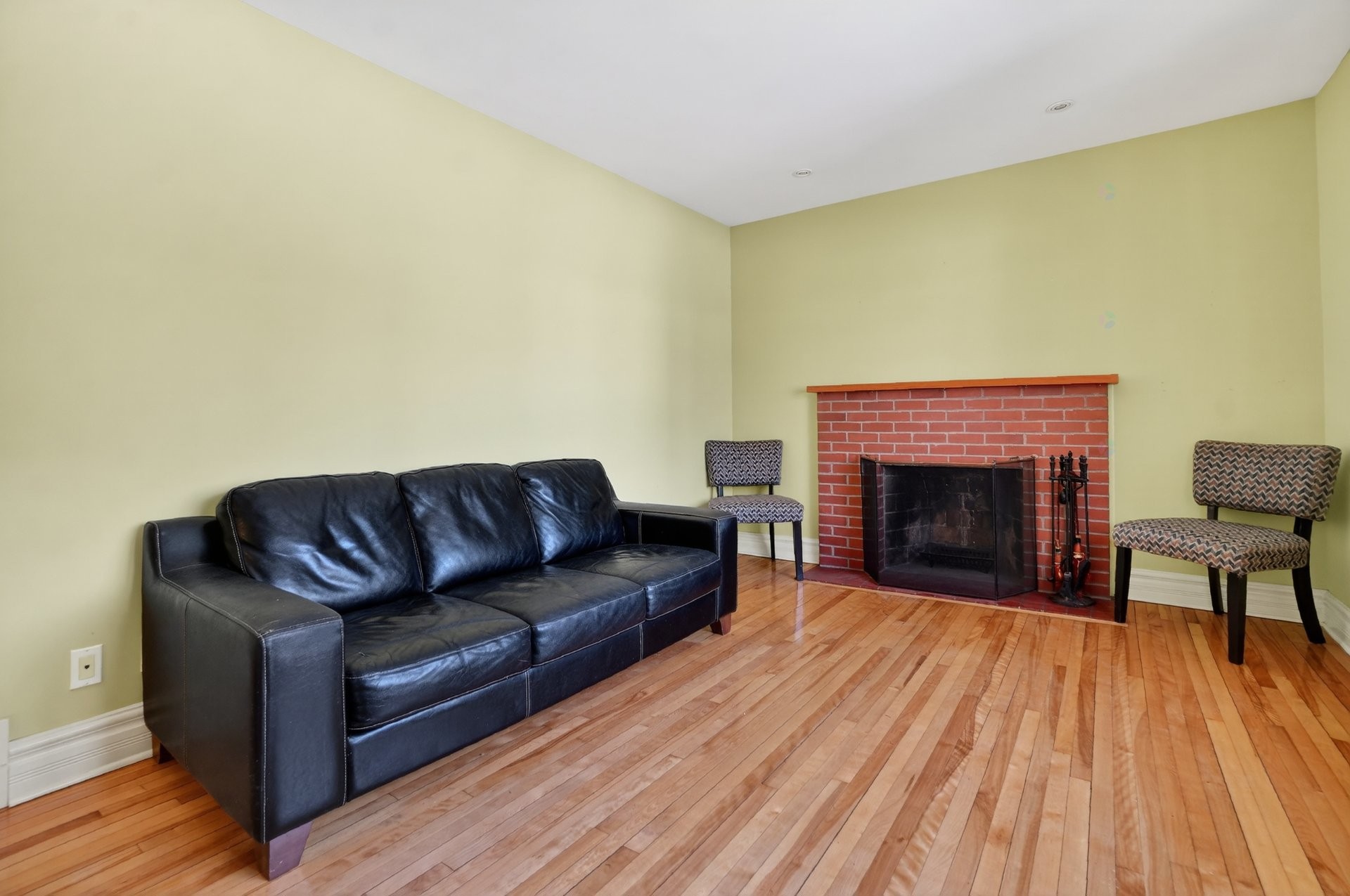 









71


Av. Edison

,
Saint-Lambert,




QC
J4R2P3

