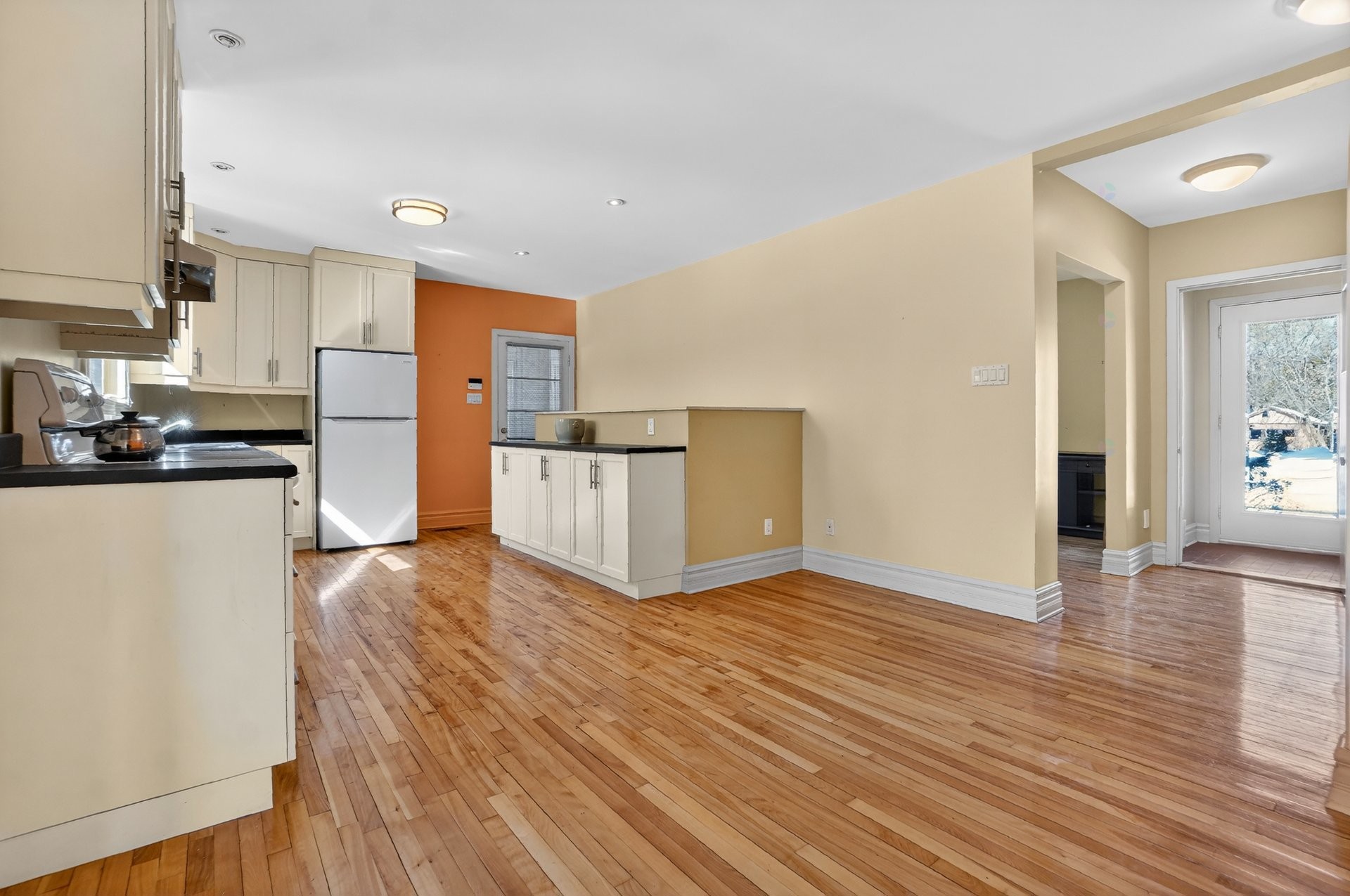 









71


Av. Edison

,
Saint-Lambert,




QC
J4R2P3

