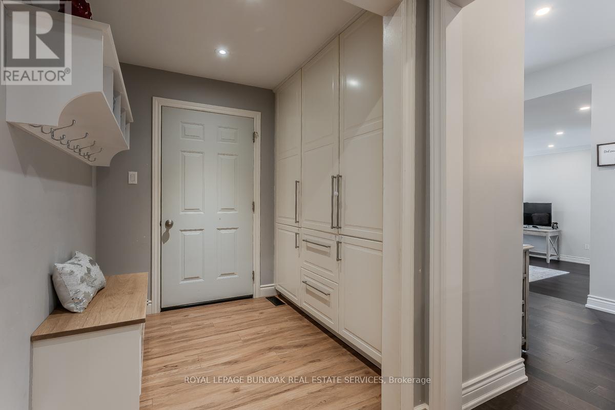 












2360 CAVENDISH DRIVE

,
Burlington,




Ontario
L7P3B4

