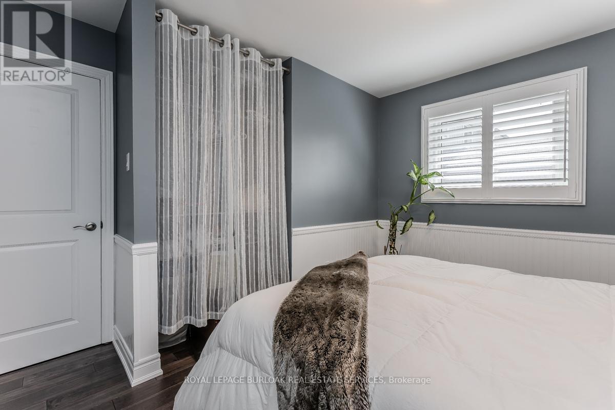 












2360 CAVENDISH DRIVE

,
Burlington,




Ontario
L7P3B4

