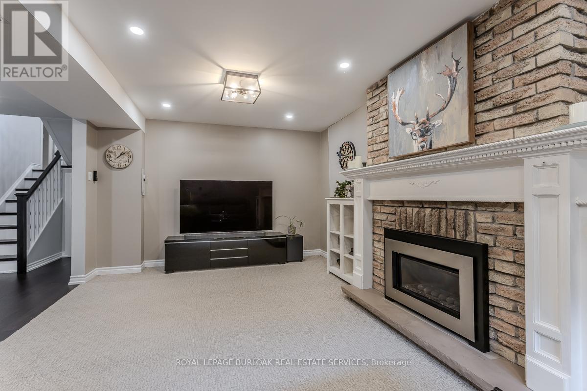 












2360 CAVENDISH DRIVE

,
Burlington,




Ontario
L7P3B4


