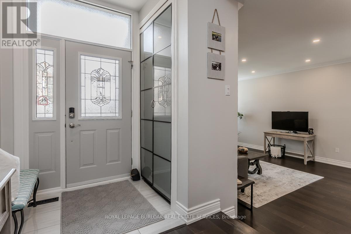












2360 CAVENDISH DRIVE

,
Burlington,




Ontario
L7P3B4

