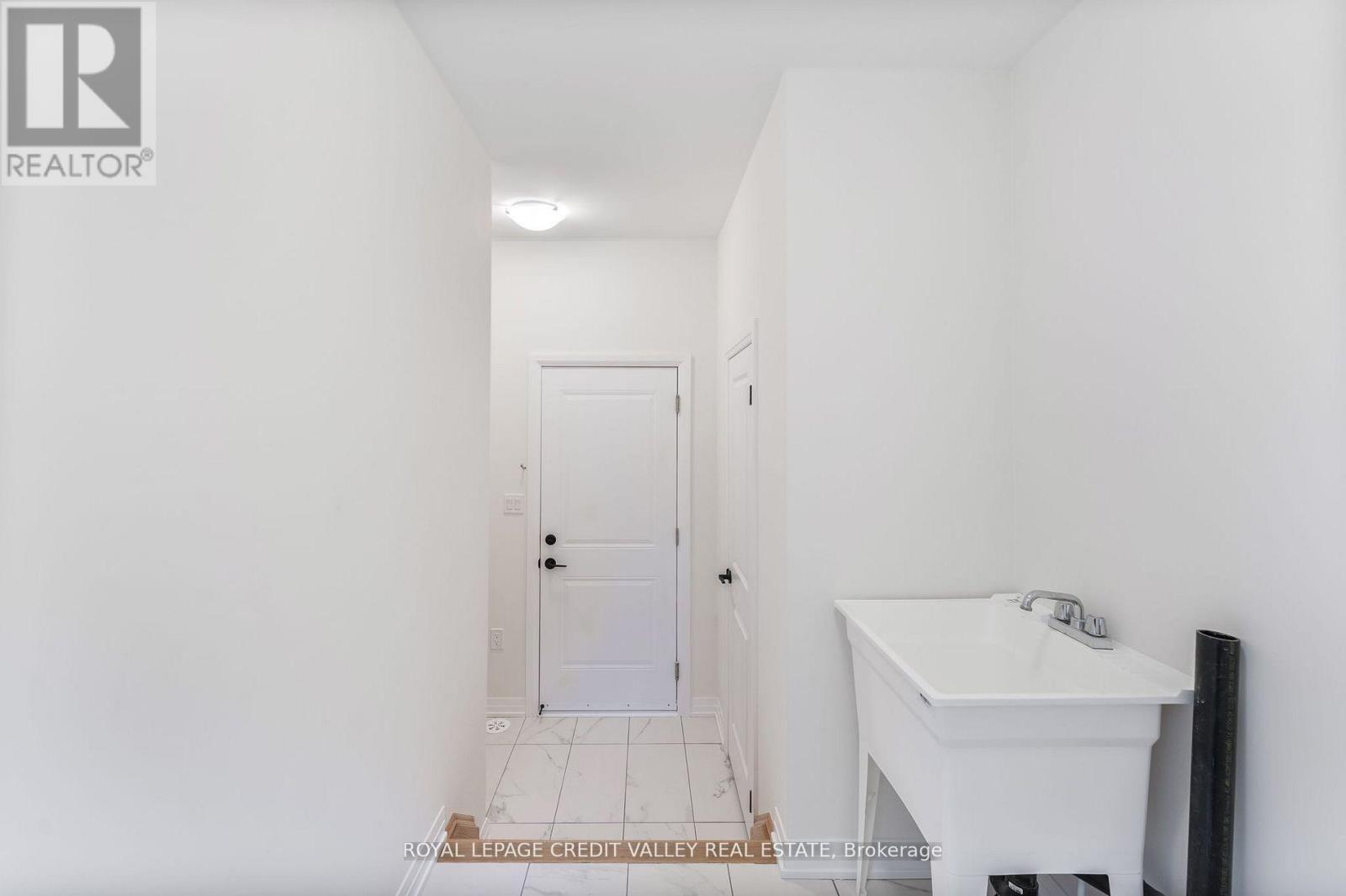 












99 ARCHAMBAULT WAY

,
Vaughan,




Ontario
L4L1A6

