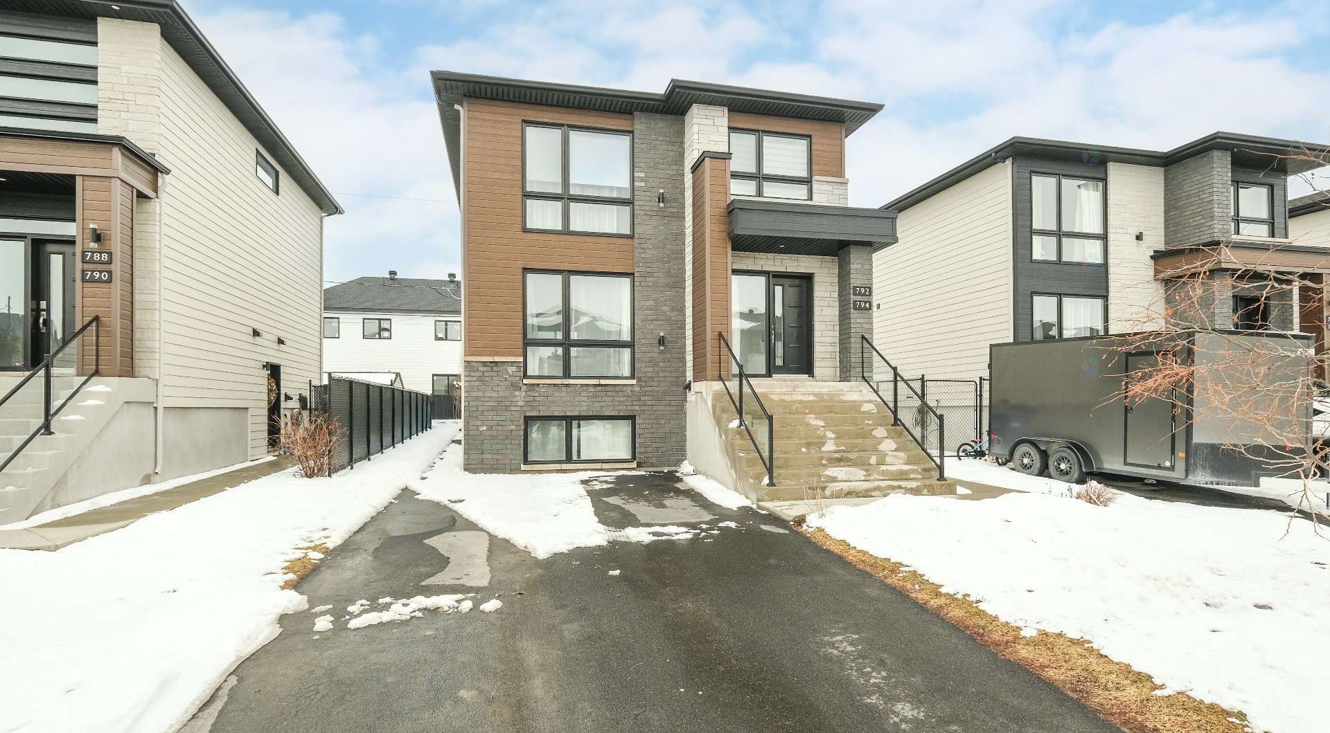 









792

 - 794


Rue Denise-Asselin

,
Beloeil,




QC
J3G0T9

