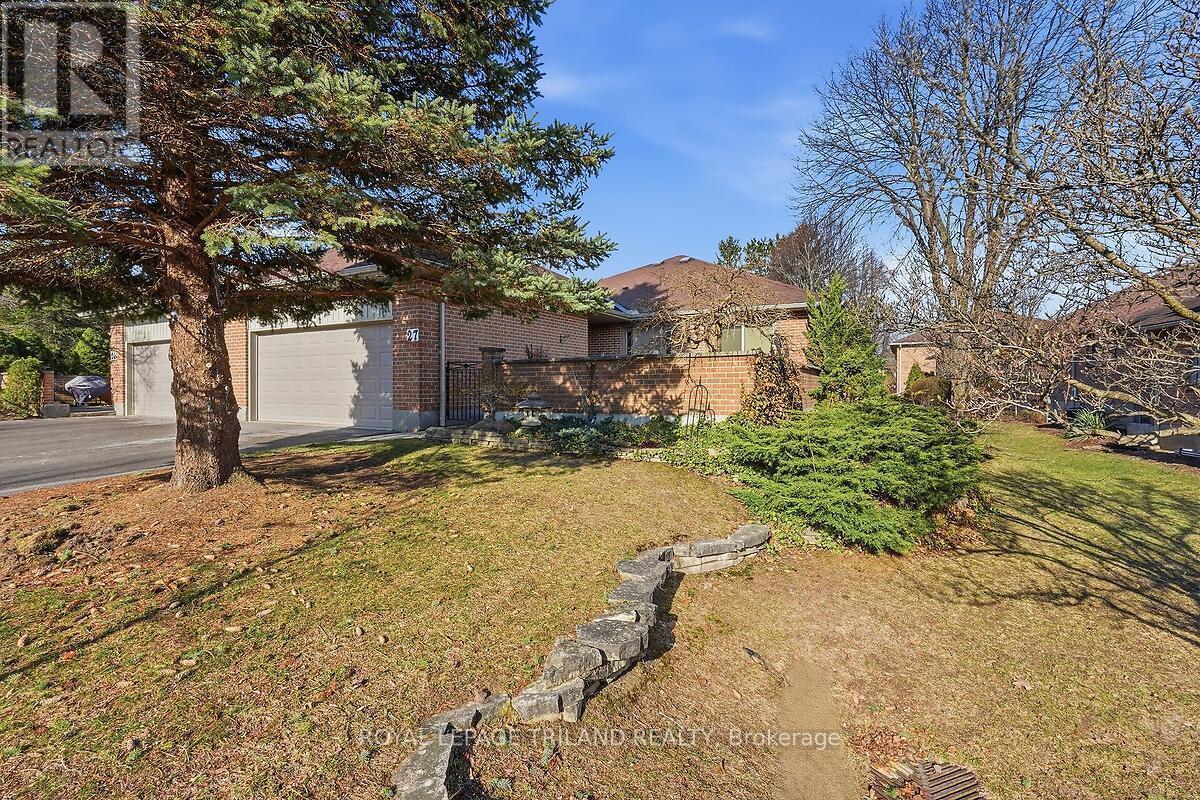 












27 - 5 CADEAU TERRACE

,
London South (South B),




Ontario
N6K4H1

