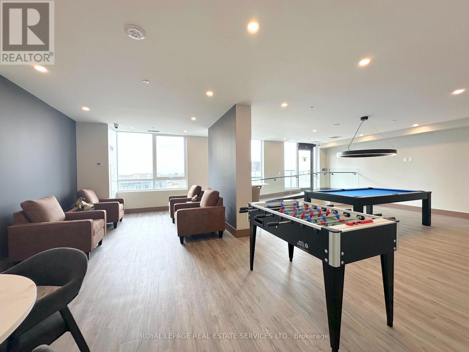 












323 - 25 KITNEY DRIVE

,
Ajax,




Ontario
L1S4S4

