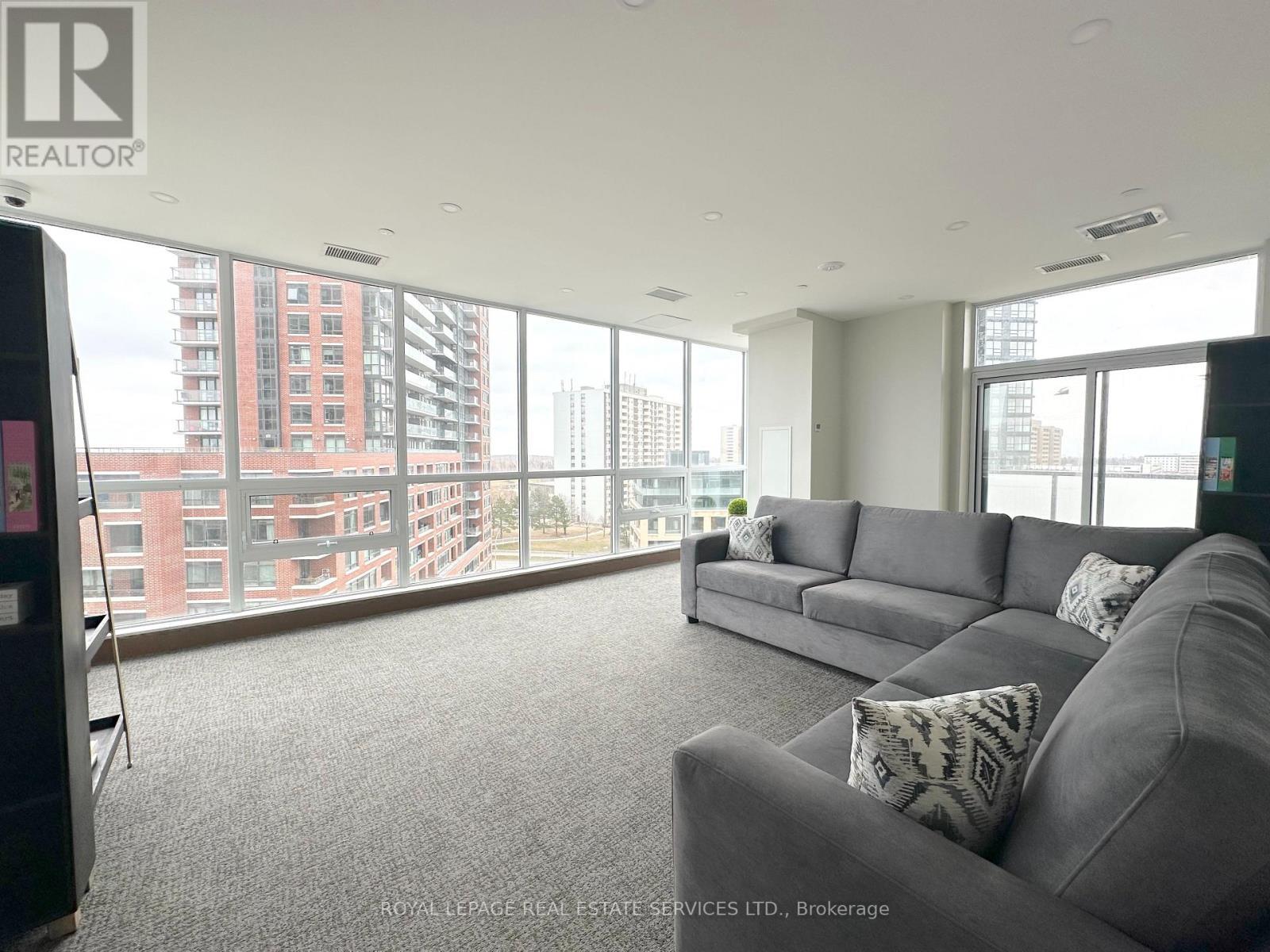 












323 - 25 KITNEY DRIVE

,
Ajax,




Ontario
L1S4S4

