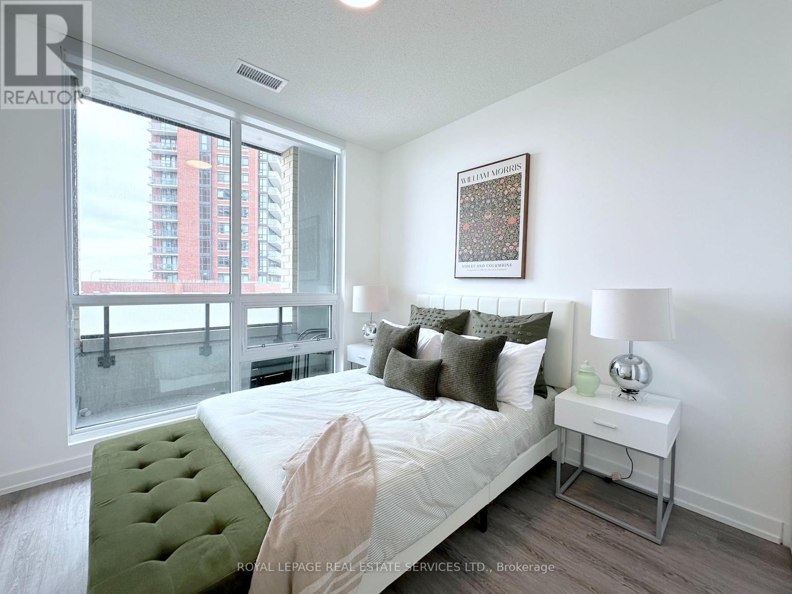 












323 - 25 KITNEY DRIVE

,
Ajax,




Ontario
L1S4S4

