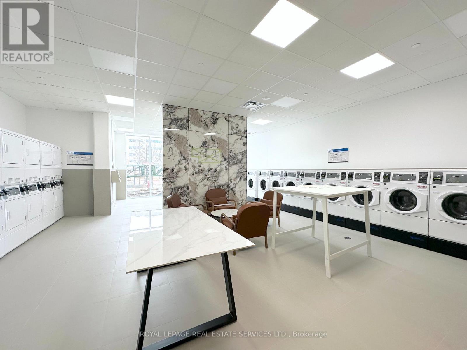 












323 - 25 KITNEY DRIVE

,
Ajax,




Ontario
L1S4S4

