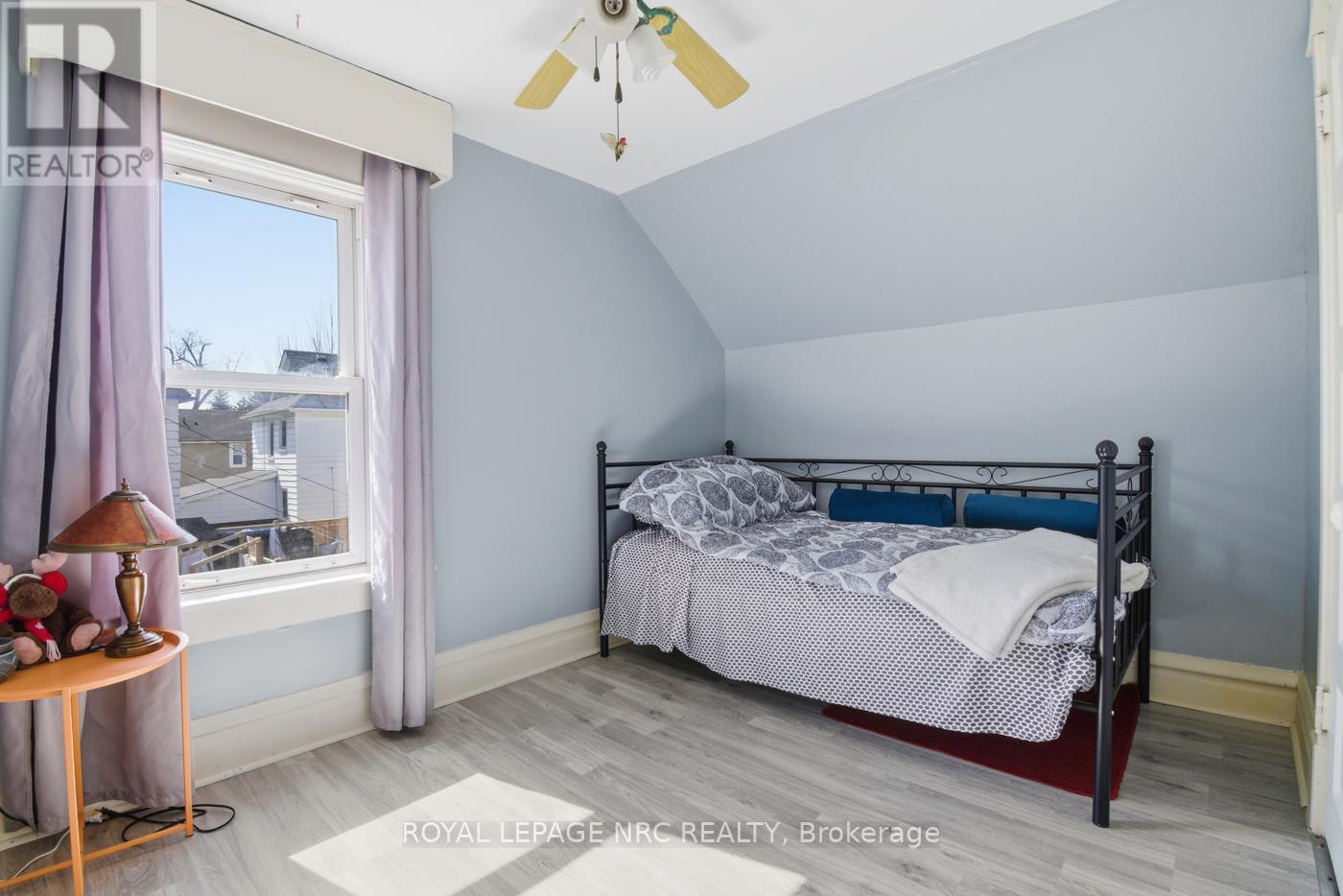 












4634 ARMOURY STREET

,
Niagara Falls (Downtown),




Ontario
L2E1S6

