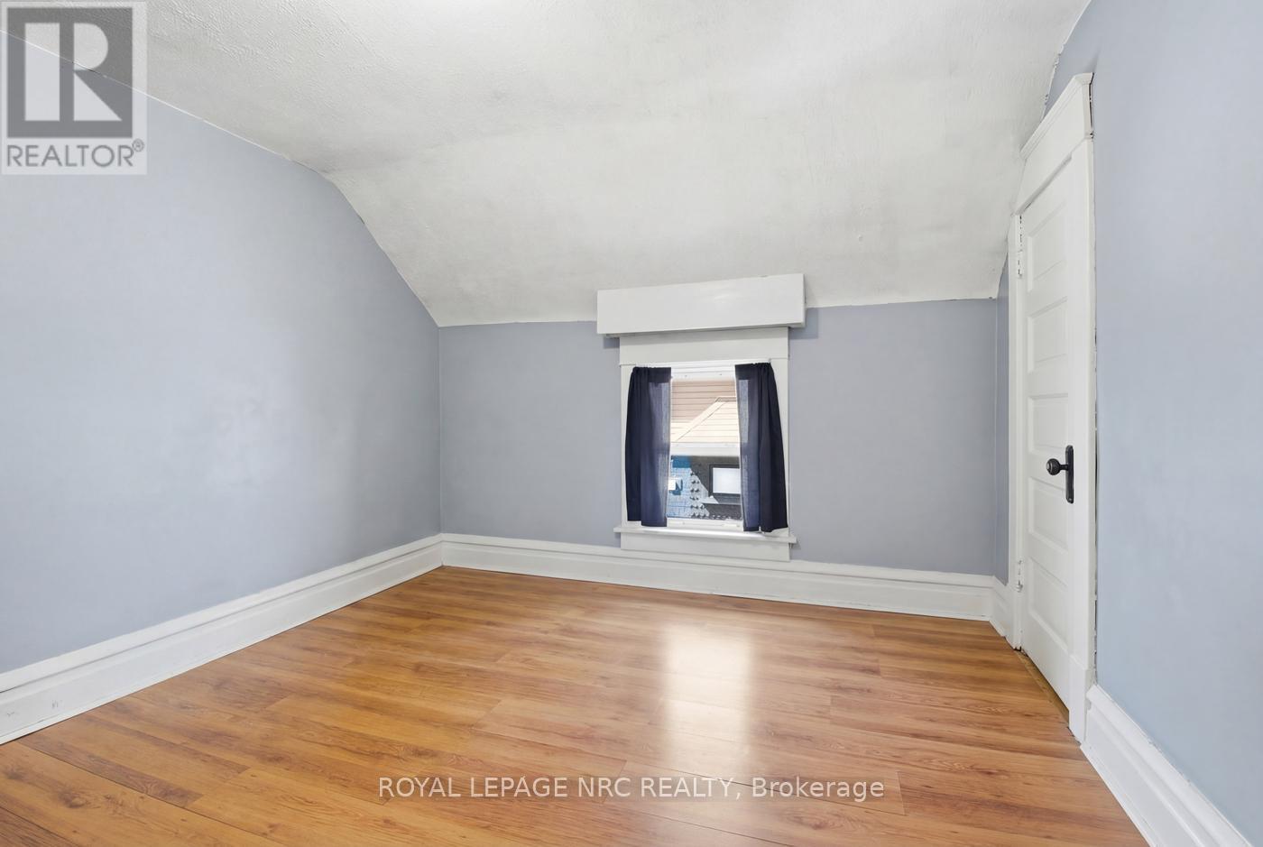 












4634 ARMOURY STREET

,
Niagara Falls (Downtown),




Ontario
L2E1S6

