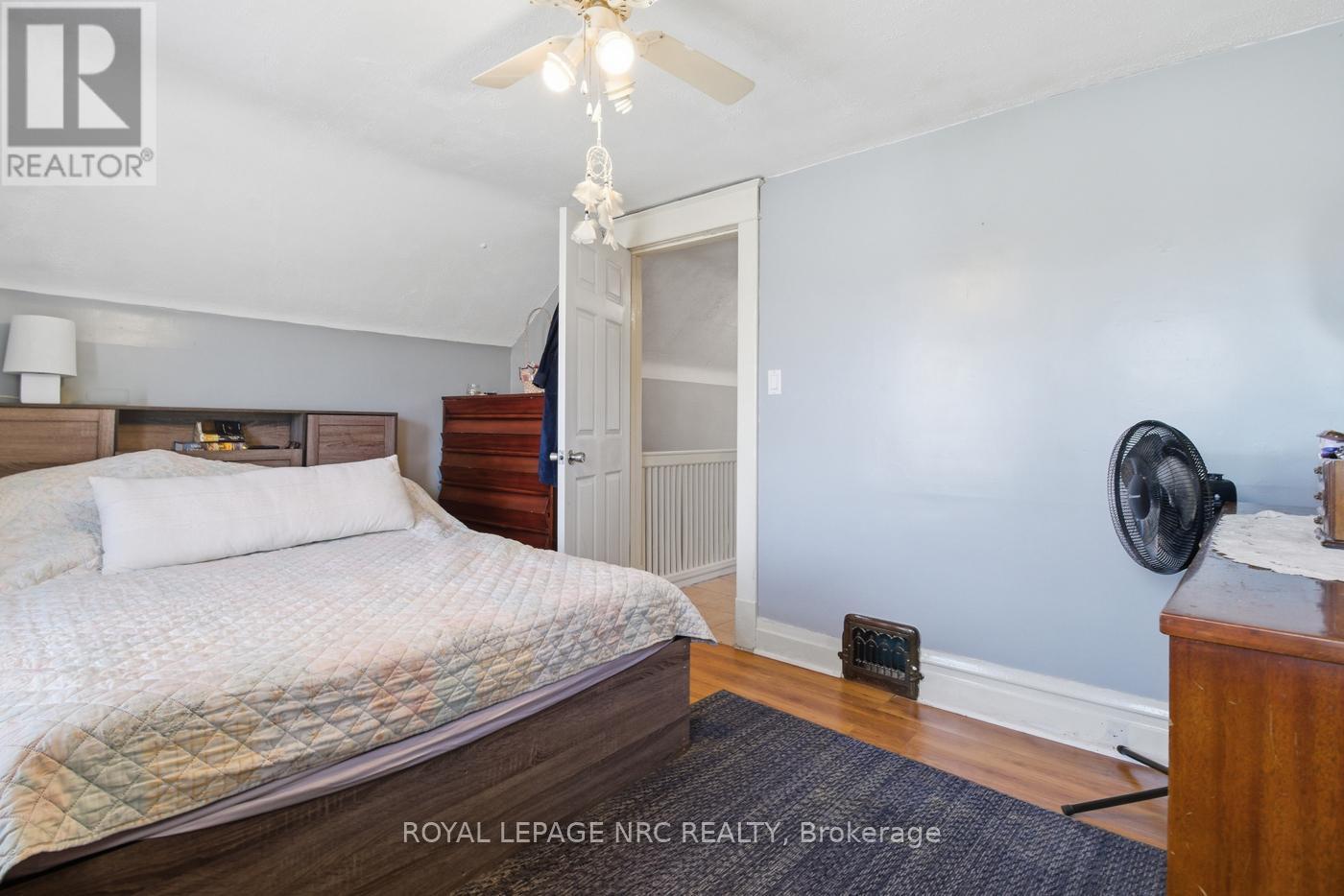 












4634 ARMOURY STREET

,
Niagara Falls (Downtown),




Ontario
L2E1S6

