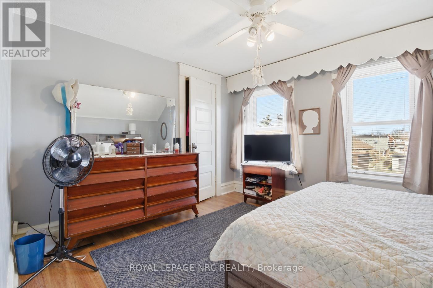 












4634 ARMOURY STREET

,
Niagara Falls (Downtown),




Ontario
L2E1S6


