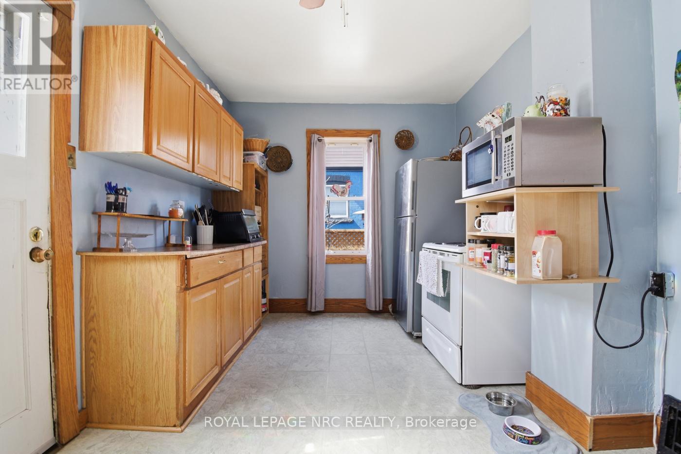 












4634 ARMOURY STREET

,
Niagara Falls (Downtown),




Ontario
L2E1S6

