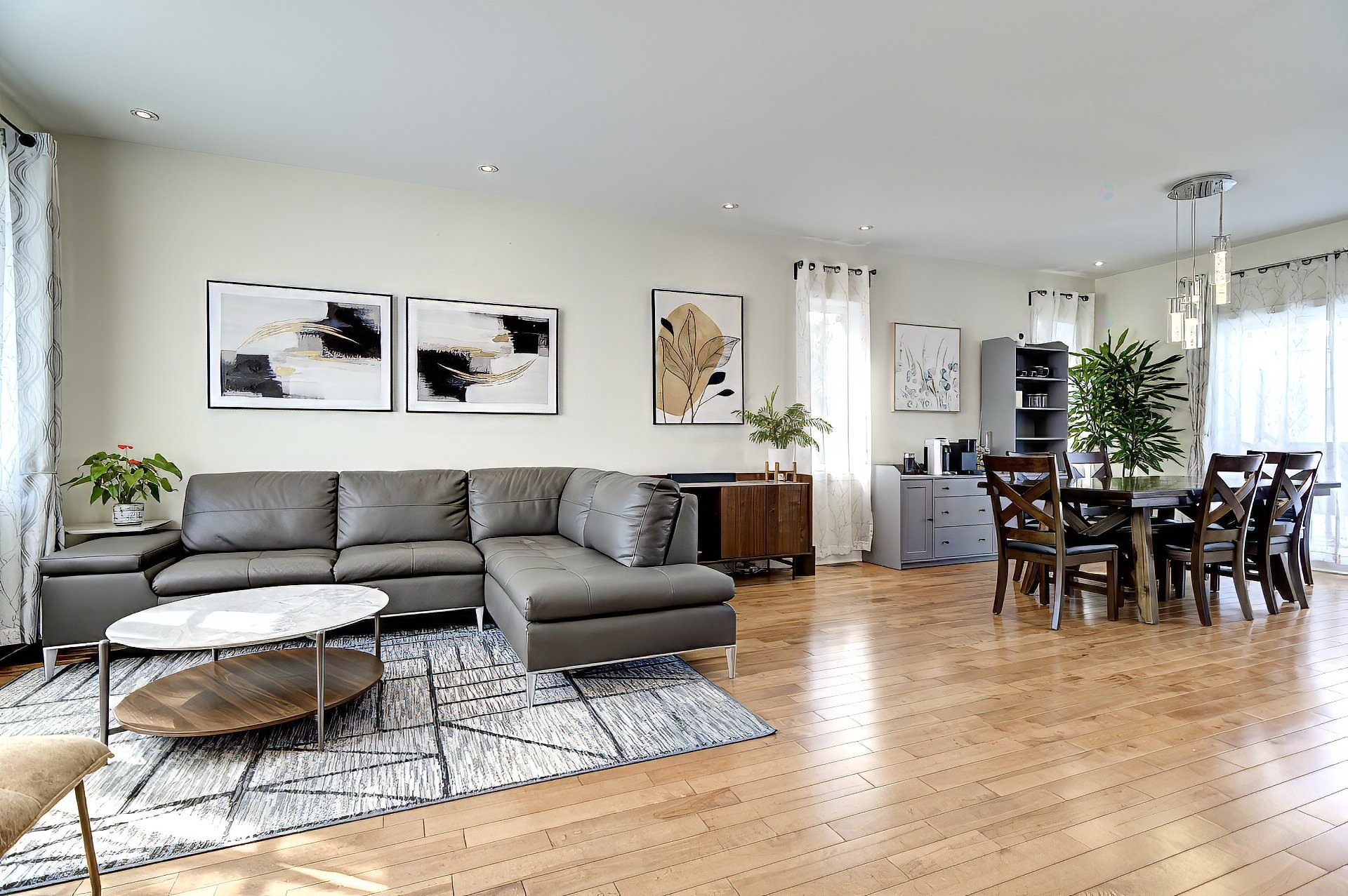 









3645


Rue Orléans

,
Brossard,




QC
J4Y2M1

