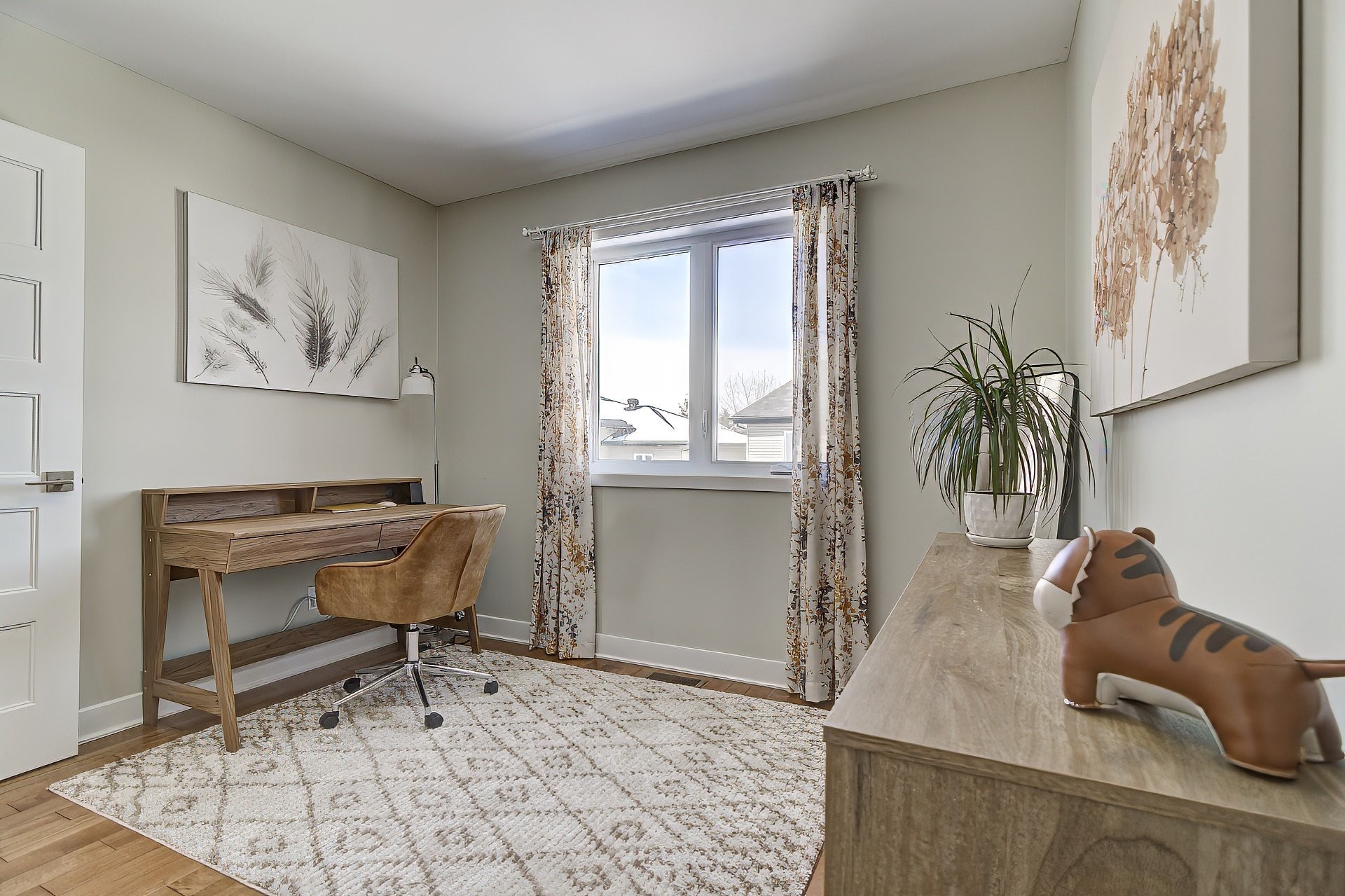 









3645


Rue Orléans

,
Brossard,




QC
J4Y2M1

