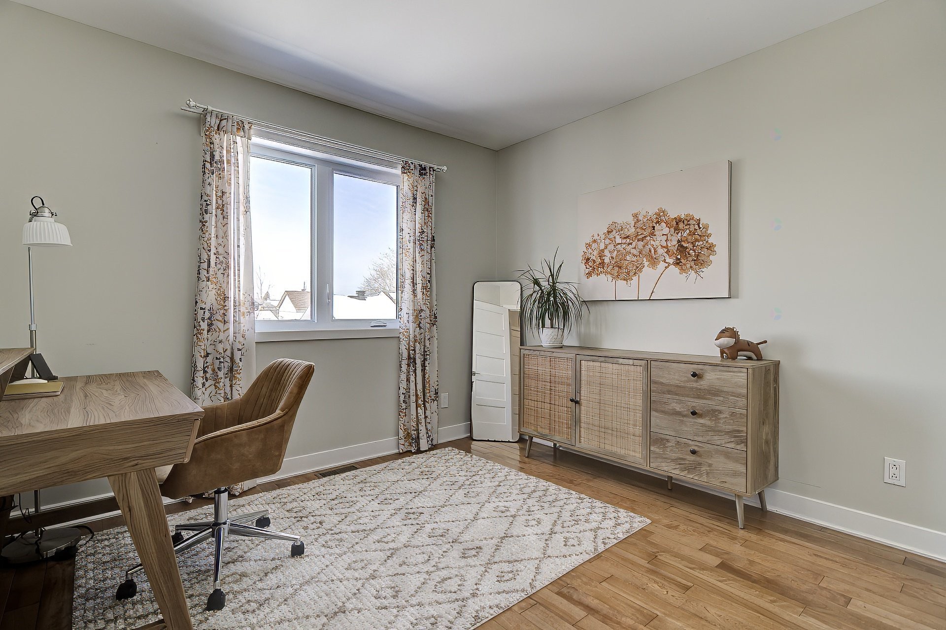 









3645


Rue Orléans

,
Brossard,




QC
J4Y2M1

