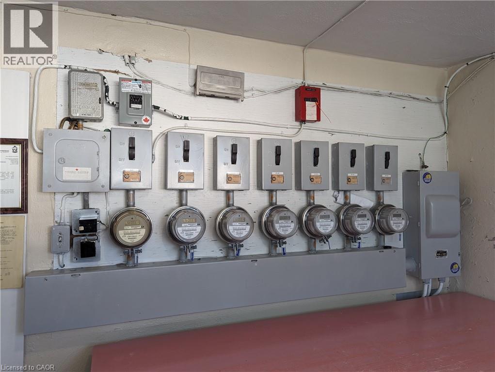 












351 HOFFMAN Street

,
Kitchener,




Ontario
N2M3N5

