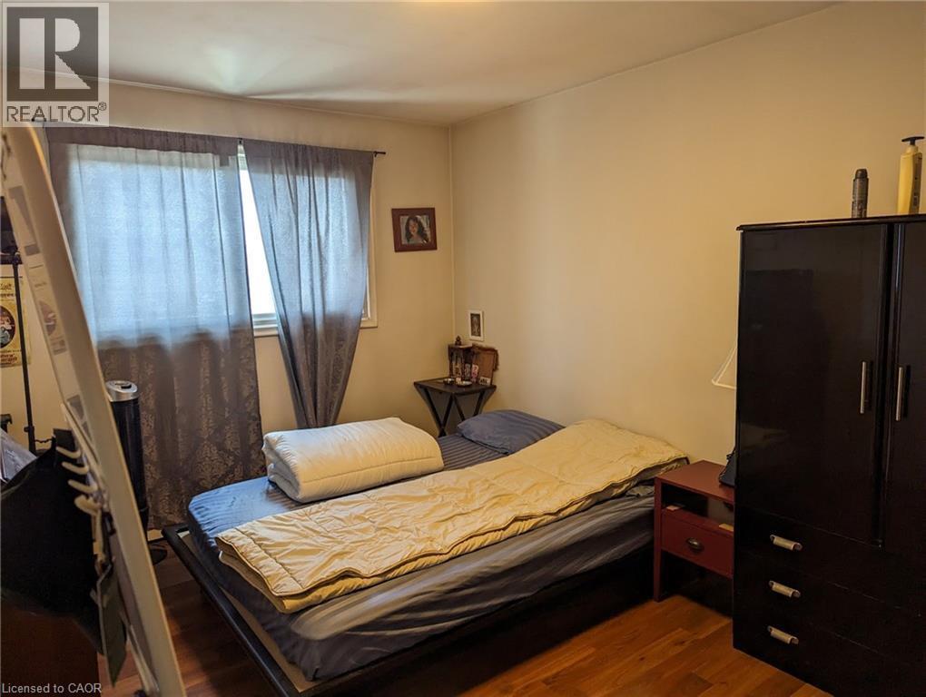 












351 HOFFMAN Street

,
Kitchener,




Ontario
N2M3N5

