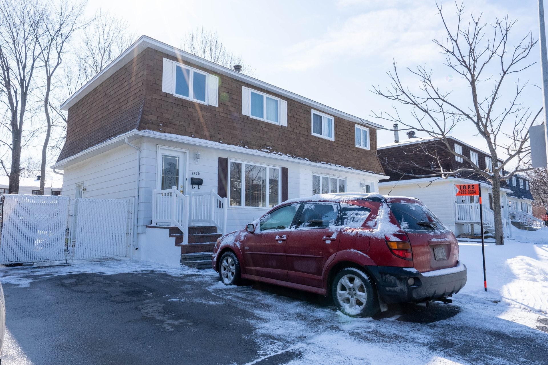 









3876


Rue Nicole

,
Laval (Fabreville),




QC
H7P1L1

