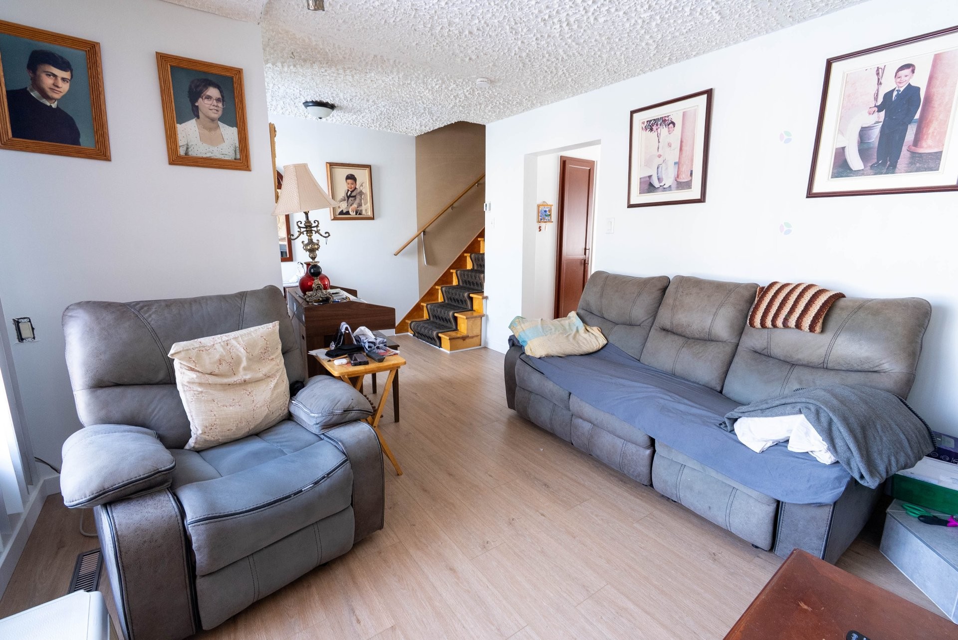 









3876


Rue Nicole

,
Laval (Fabreville),




QC
H7P1L1

