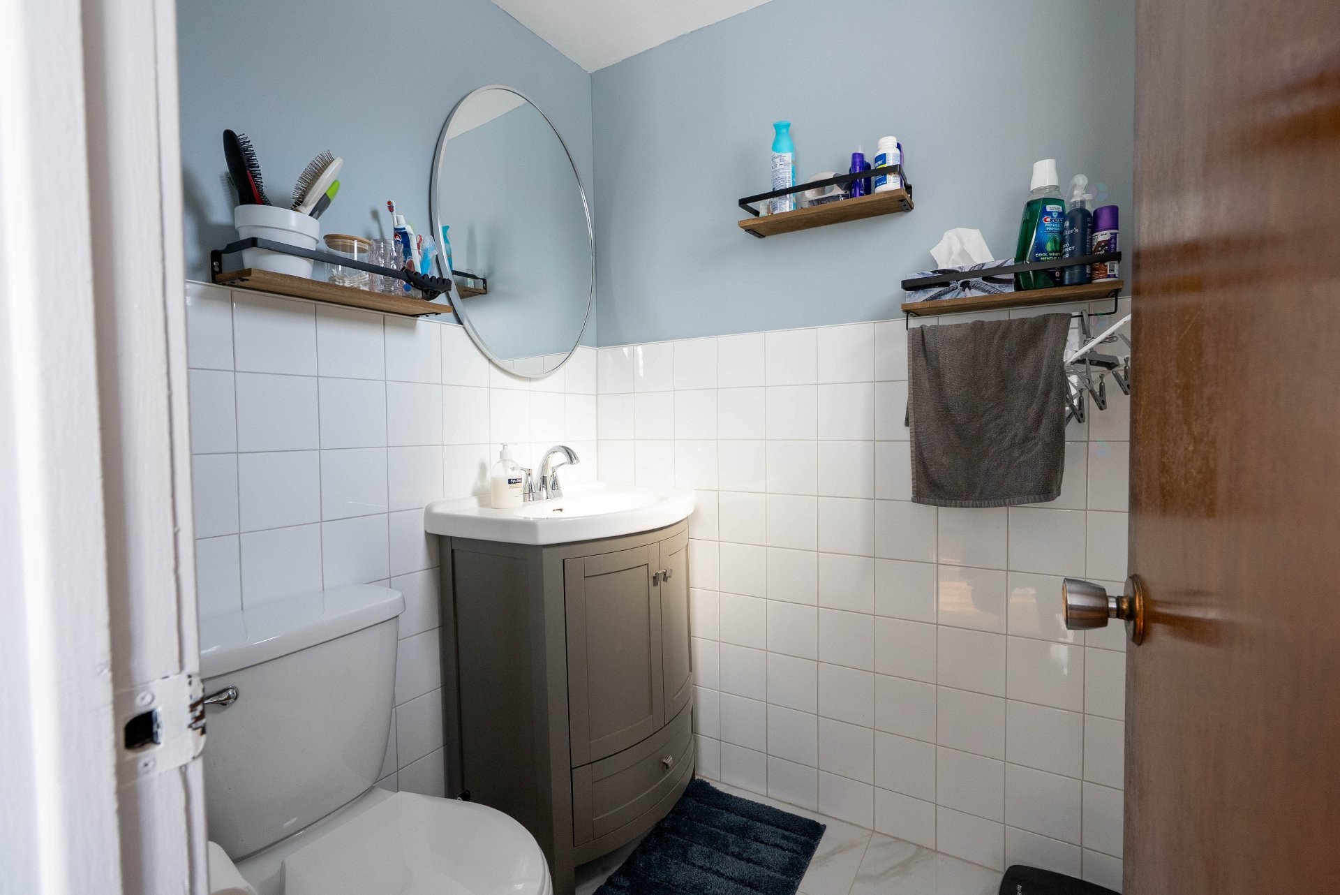 









3876


Rue Nicole

,
Laval (Fabreville),




QC
H7P1L1

