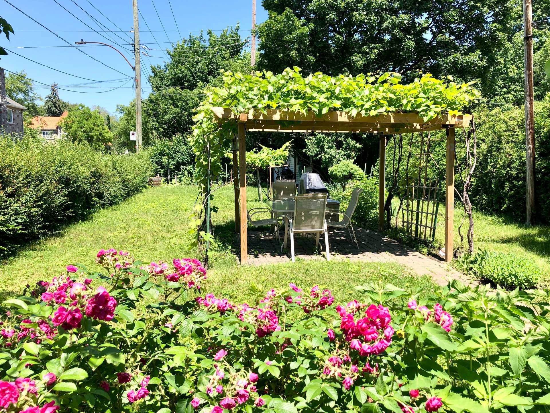 









10497


Boul. St-Laurent

, 1,
Montréal (Ahuntsic-Cartierville),




QC
H3L2P1

