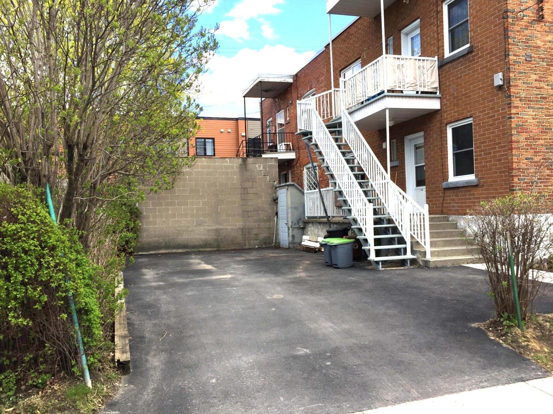 









10497


Boul. St-Laurent

, 1,
Montréal (Ahuntsic-Cartierville),




QC
H3L2P1


