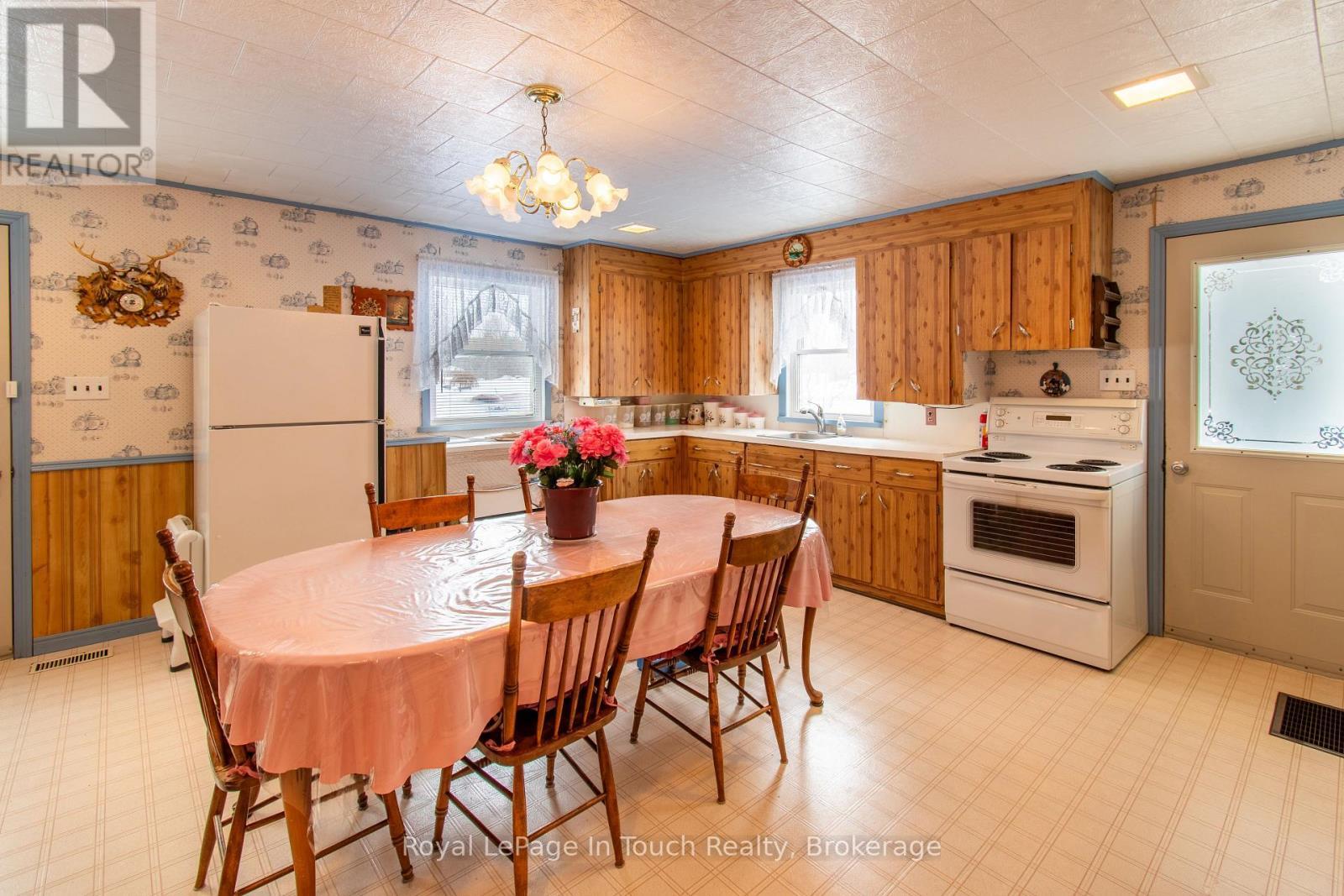 












874 CEDAR POINT ROAD

,
Tiny,




Ontario
L9M0K1

