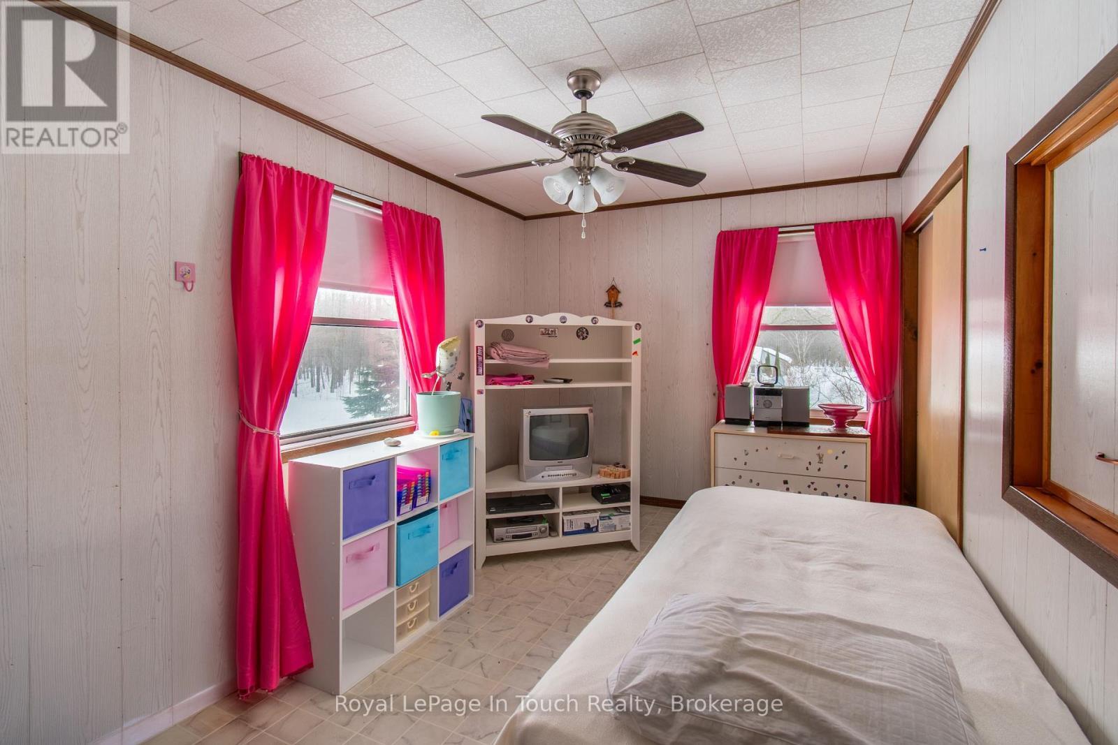 












874 CEDAR POINT ROAD

,
Tiny,




Ontario
L9M0K1

