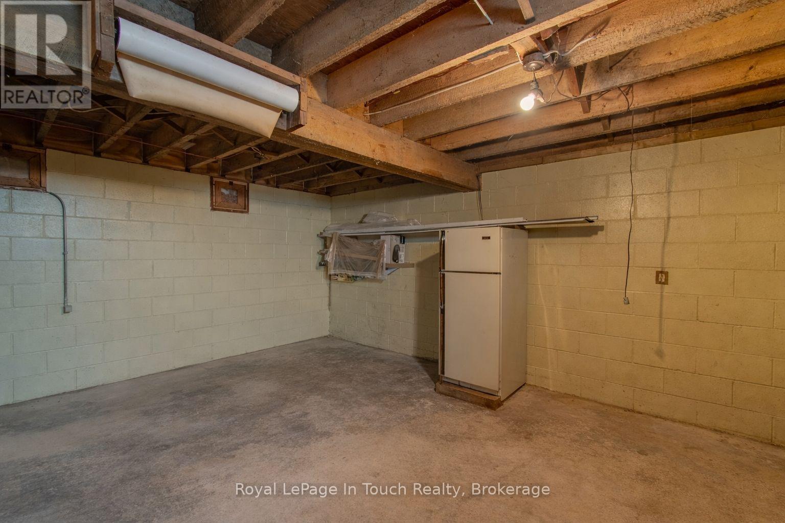 












874 CEDAR POINT ROAD

,
Tiny,




Ontario
L9M0K1

