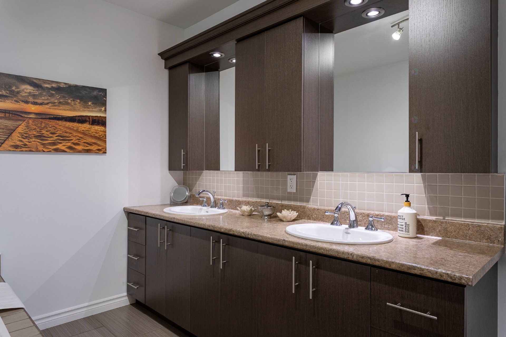 









1375


Rue P.-Dizy-Montplaisir

,
Trois-Rivières,




QC
G8V0B7

