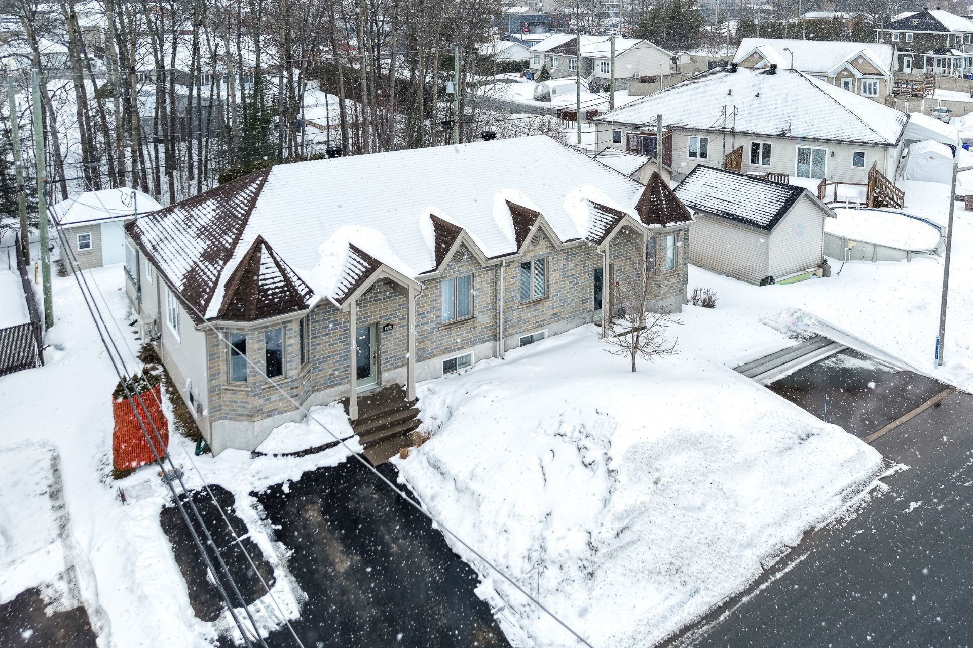 









1375


Rue P.-Dizy-Montplaisir

,
Trois-Rivières,




QC
G8V0B7

