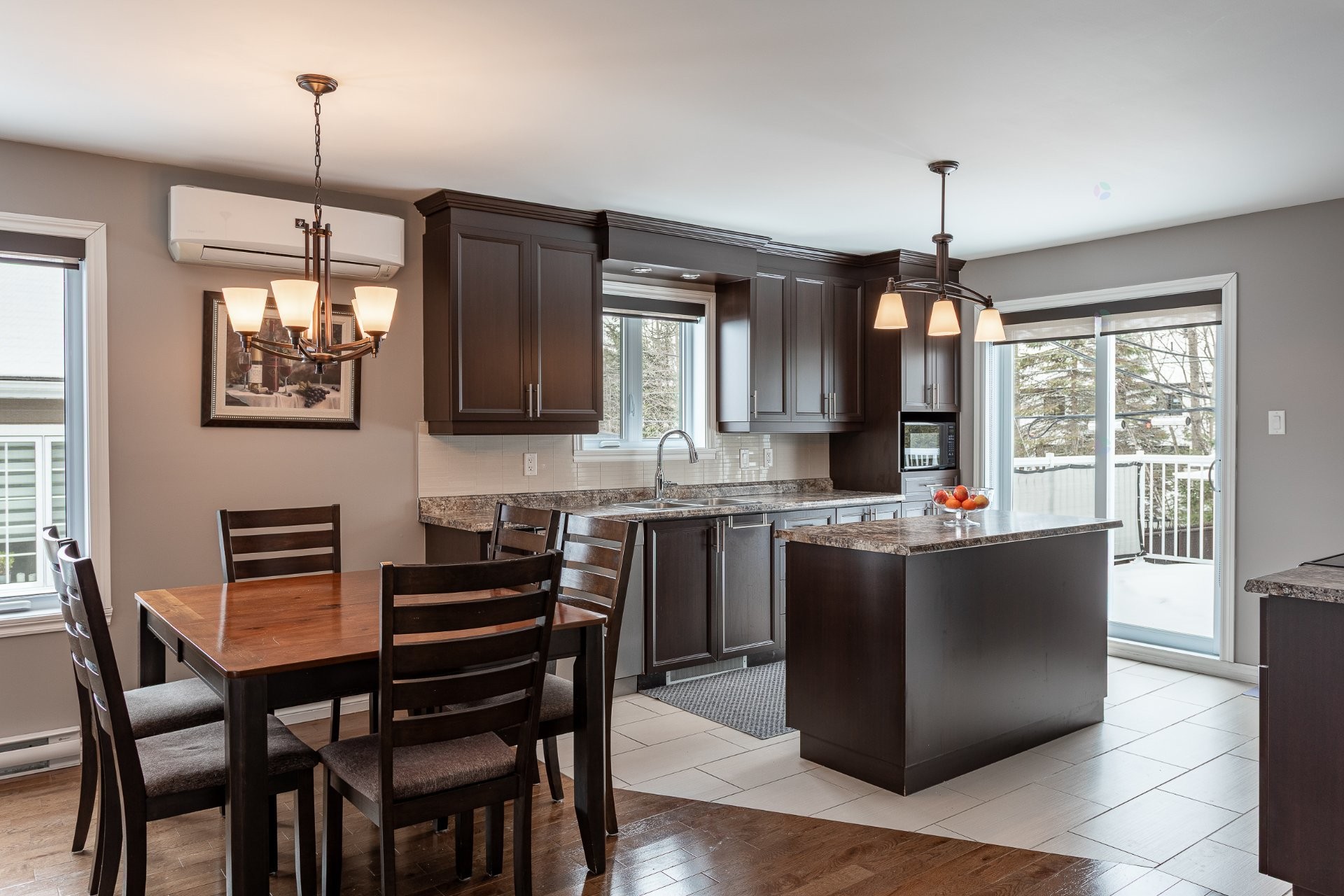 









1375


Rue P.-Dizy-Montplaisir

,
Trois-Rivières,




QC
G8V0B7

