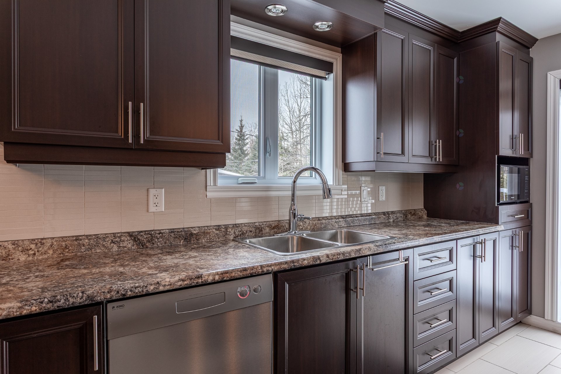 









1375


Rue P.-Dizy-Montplaisir

,
Trois-Rivières,




QC
G8V0B7

