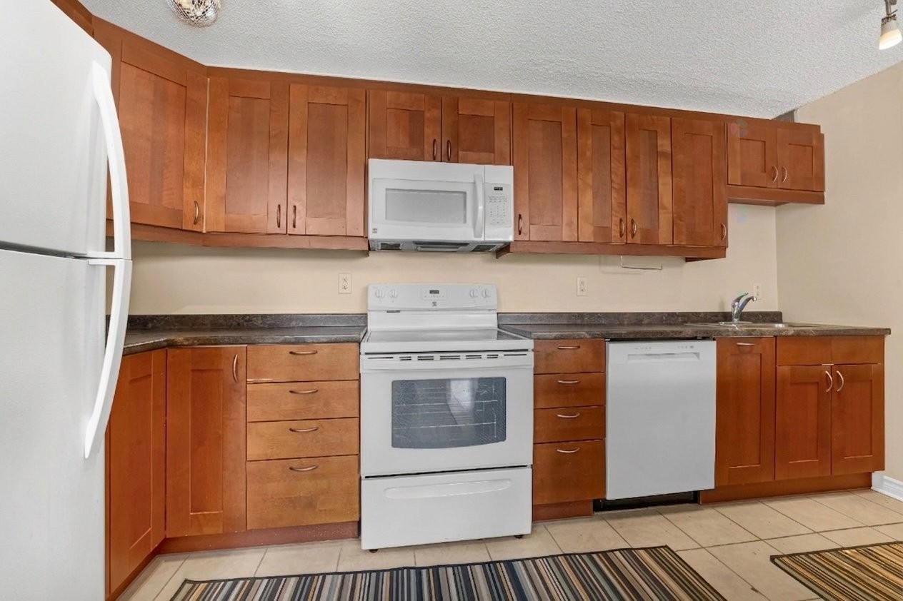 









285


Rue Laurier

, 608,
Gatineau (Hull),




QC
J8X3W9

