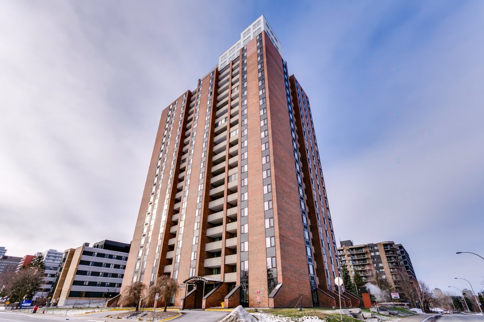 









285


Rue Laurier

, 608,
Gatineau (Hull),




QC
J8X3W9

