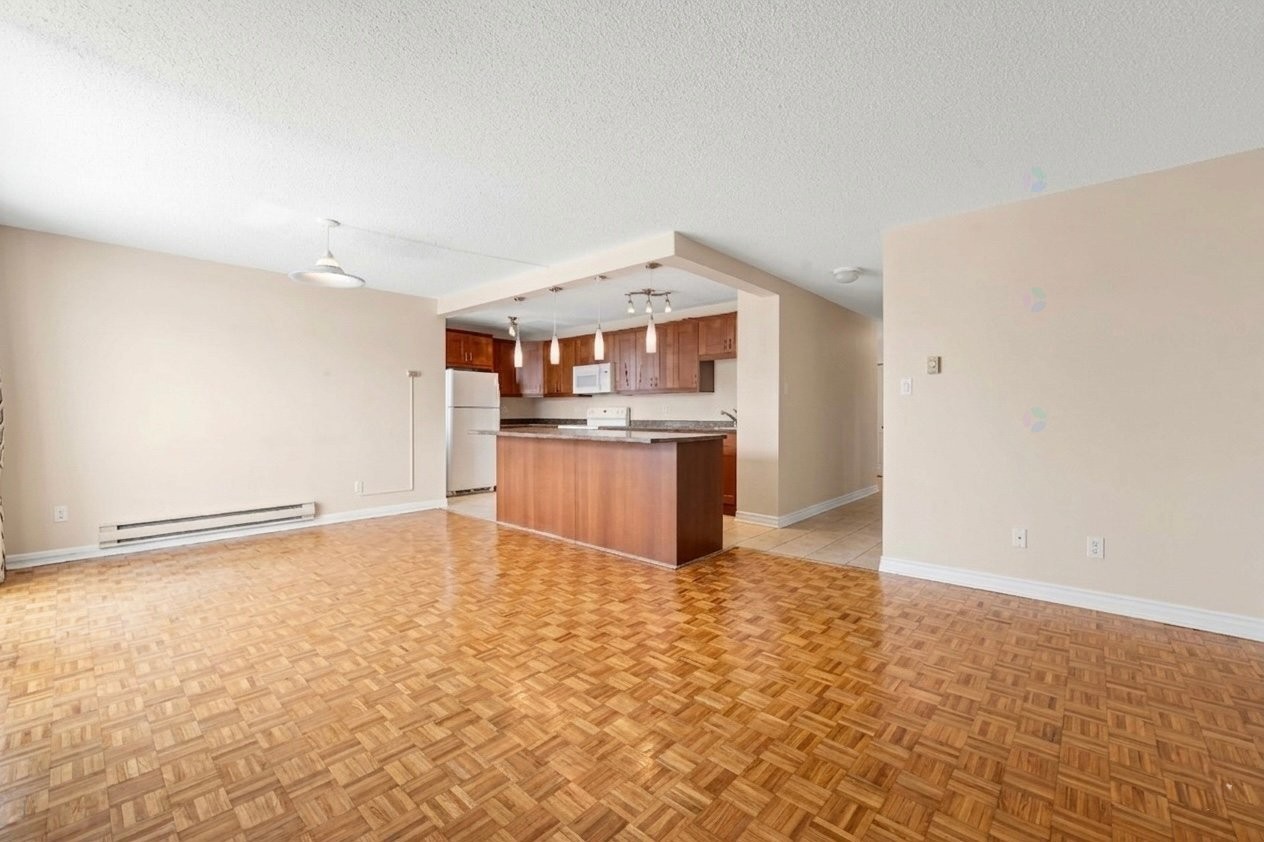 









285


Rue Laurier

, 608,
Gatineau (Hull),




QC
J8X3W9


